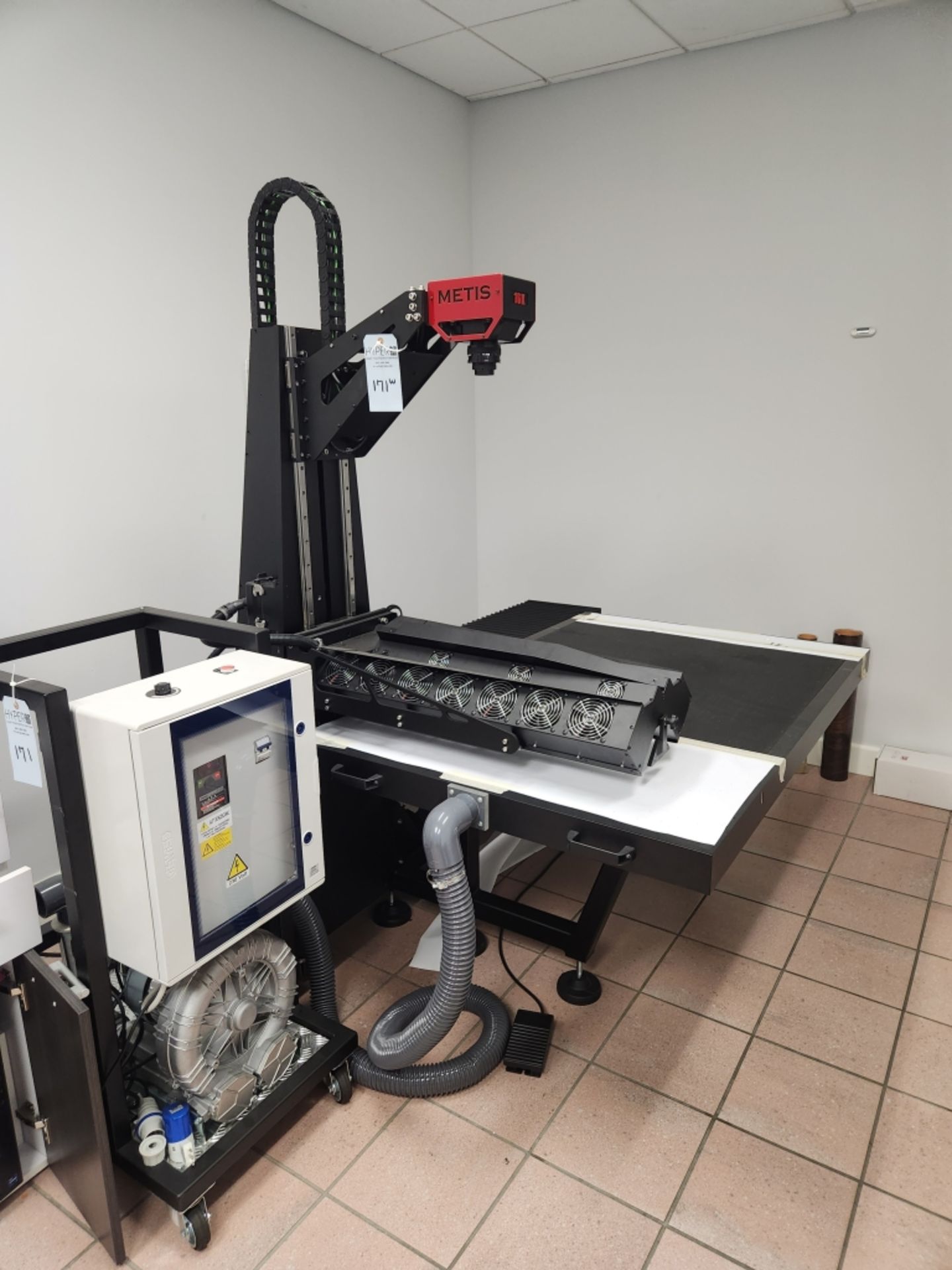 Metis- DRS 1220 DCS- Large Format Scanner- 220x120cm scanning. 16K imaging sensor. Optical Resolutio