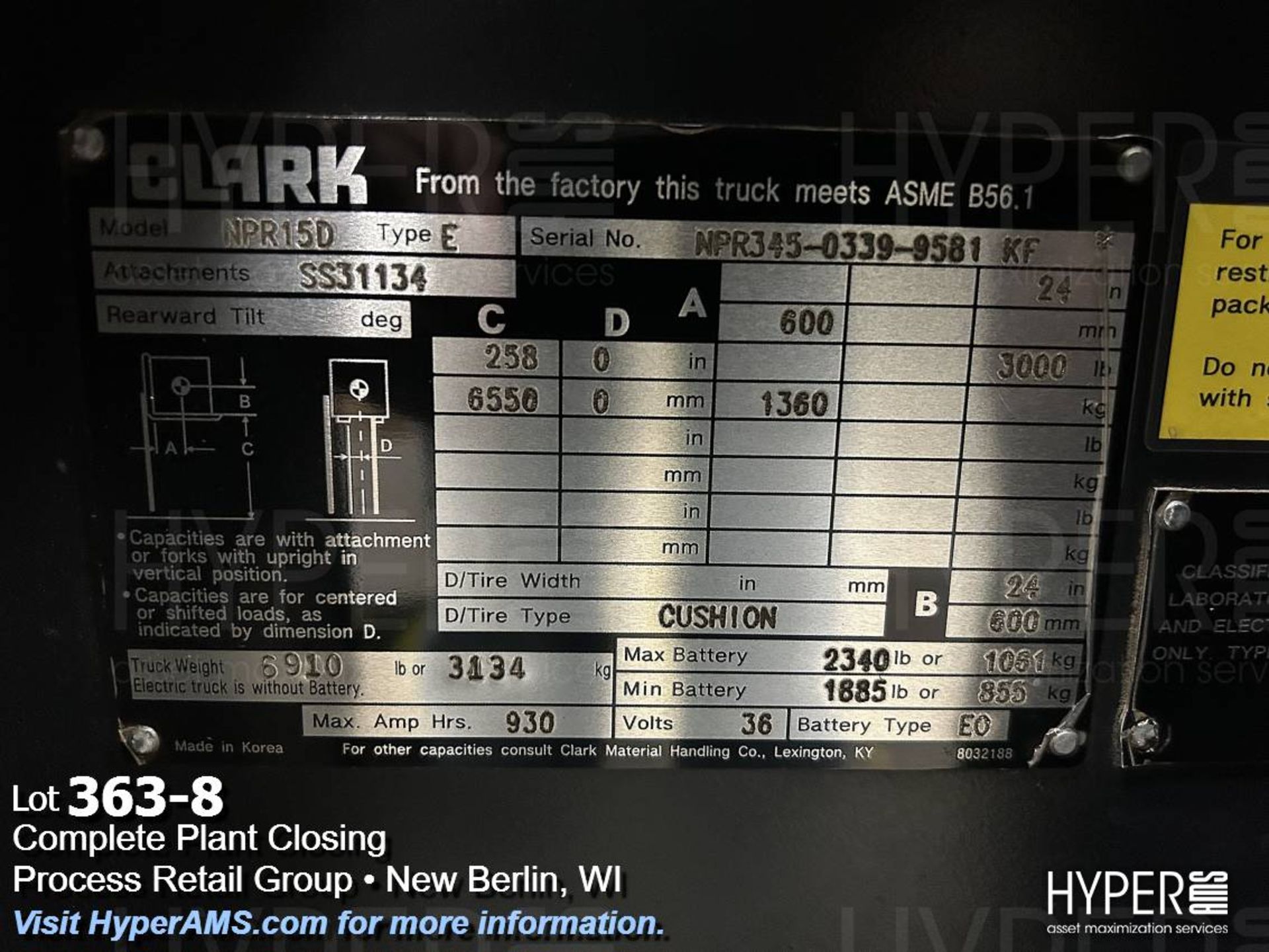 Clark 3000lb cap. Reach truck - Image 7 of 14