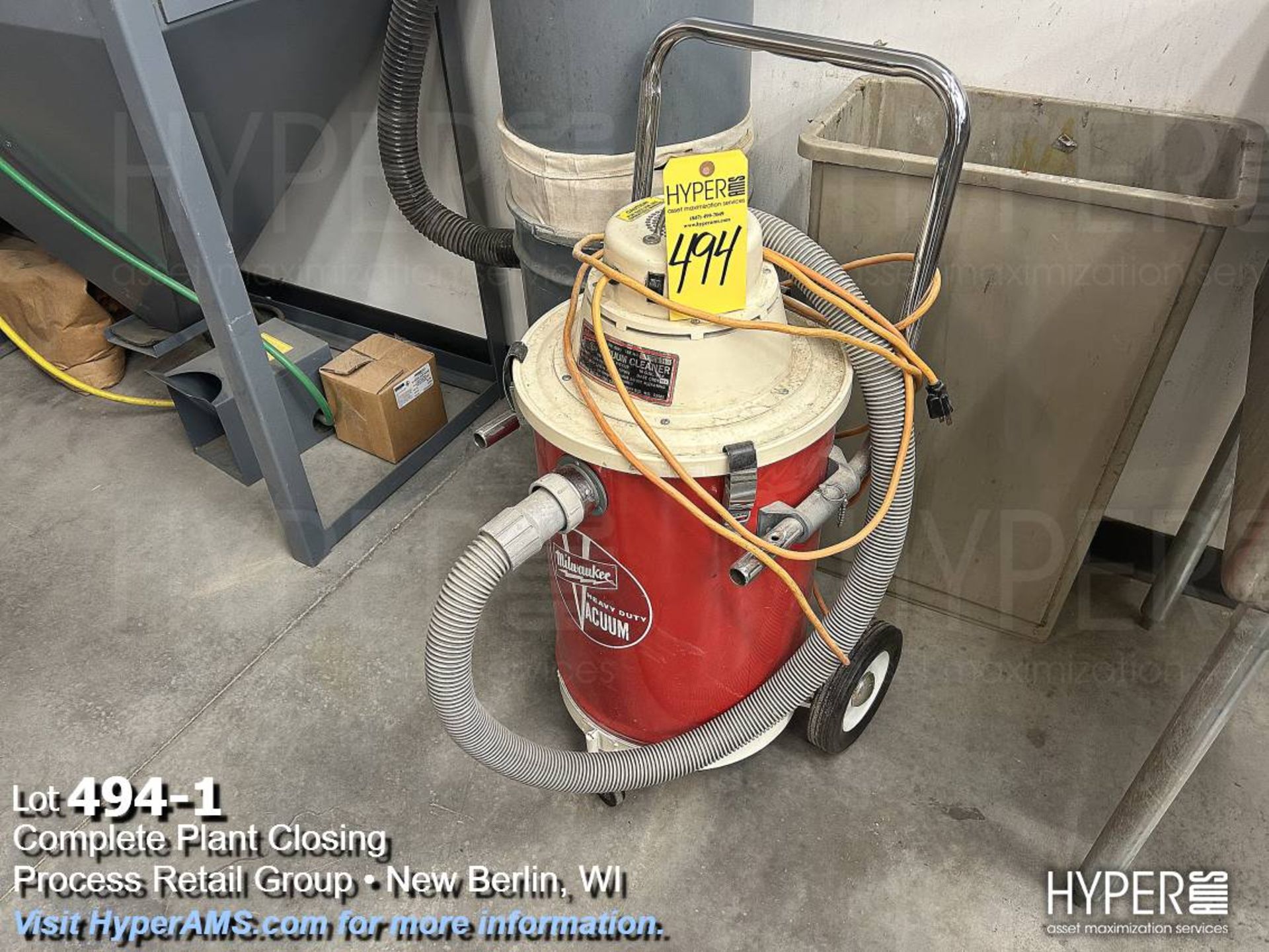 Milwaukee shop vacuum