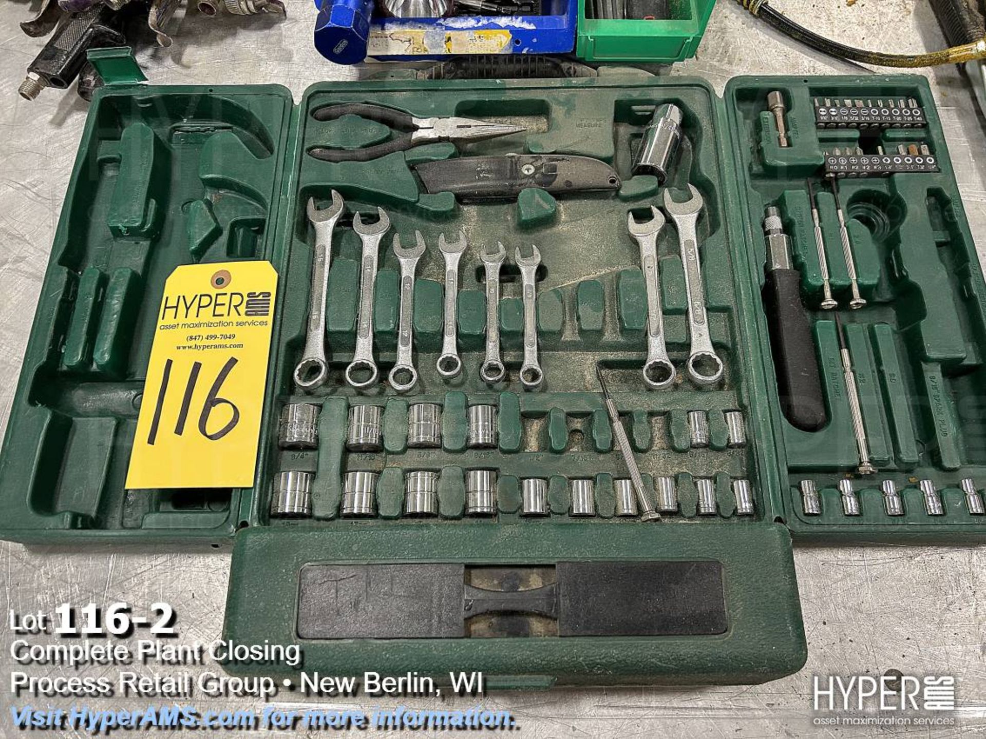 Tool set, putty knifes, flash lights - Image 2 of 3