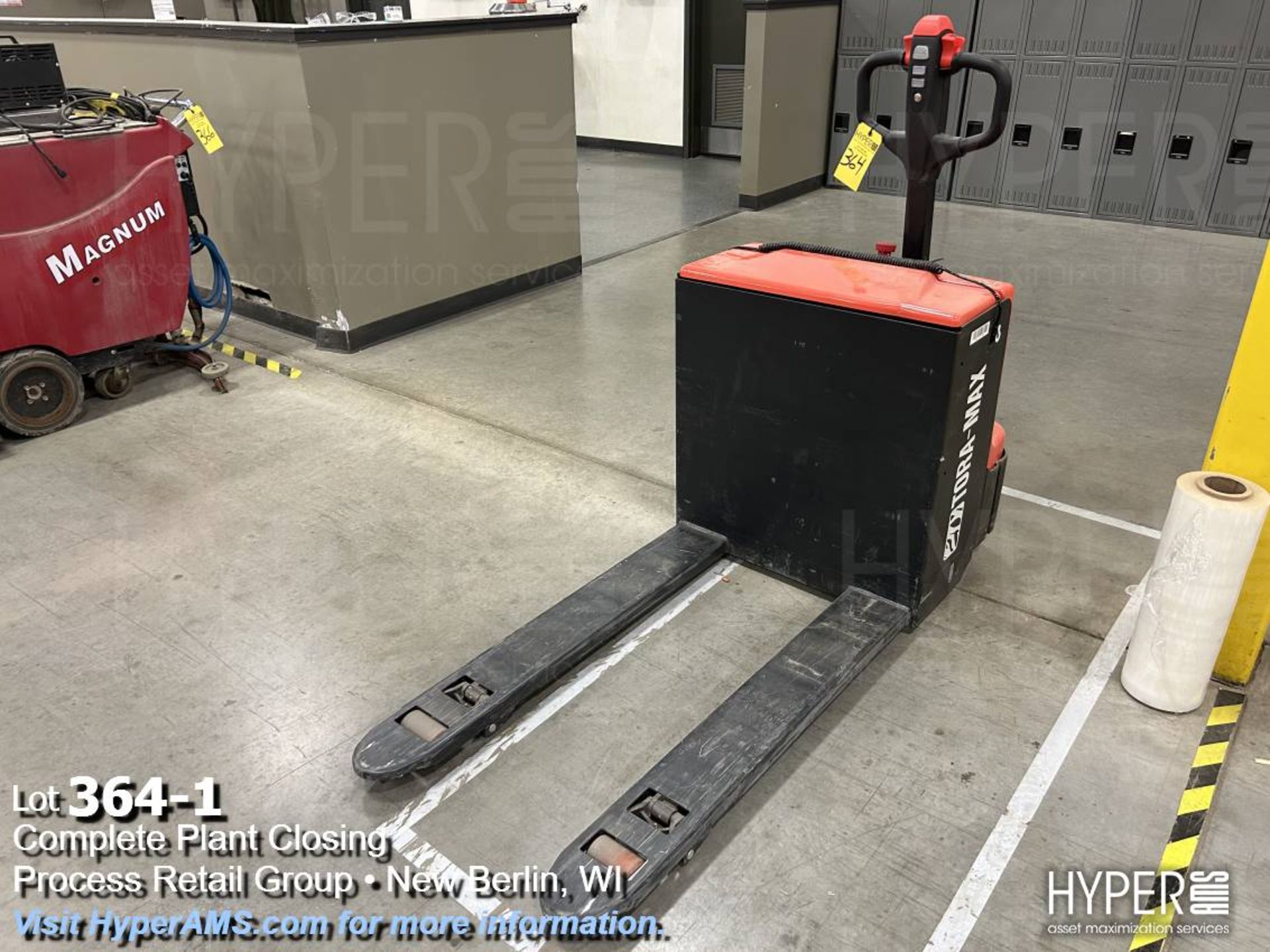 Tora-max 4000lb cap. Electric pallet jack