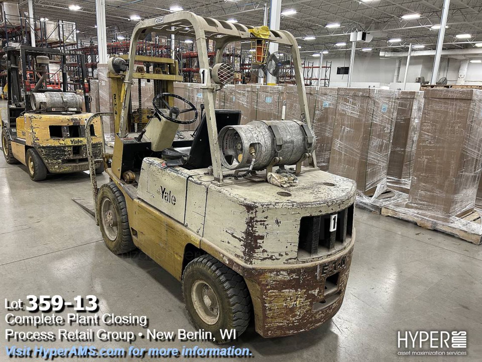 Yale 6000lb cap. fork lift - Image 13 of 14