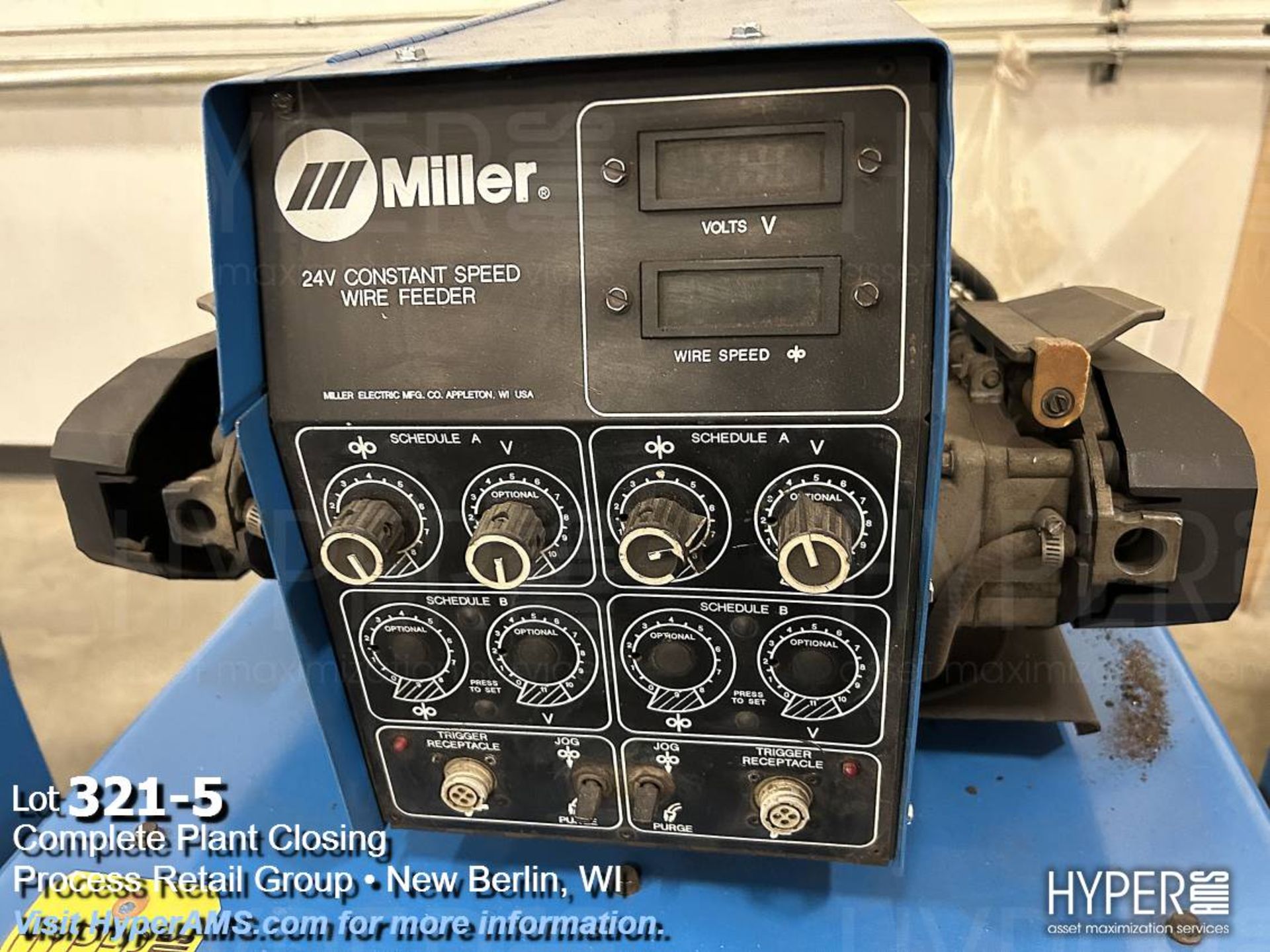 Miller Deltaweld 452 Miller Deltaweld 452 MIG & Dual 60 Welder - Image 5 of 9