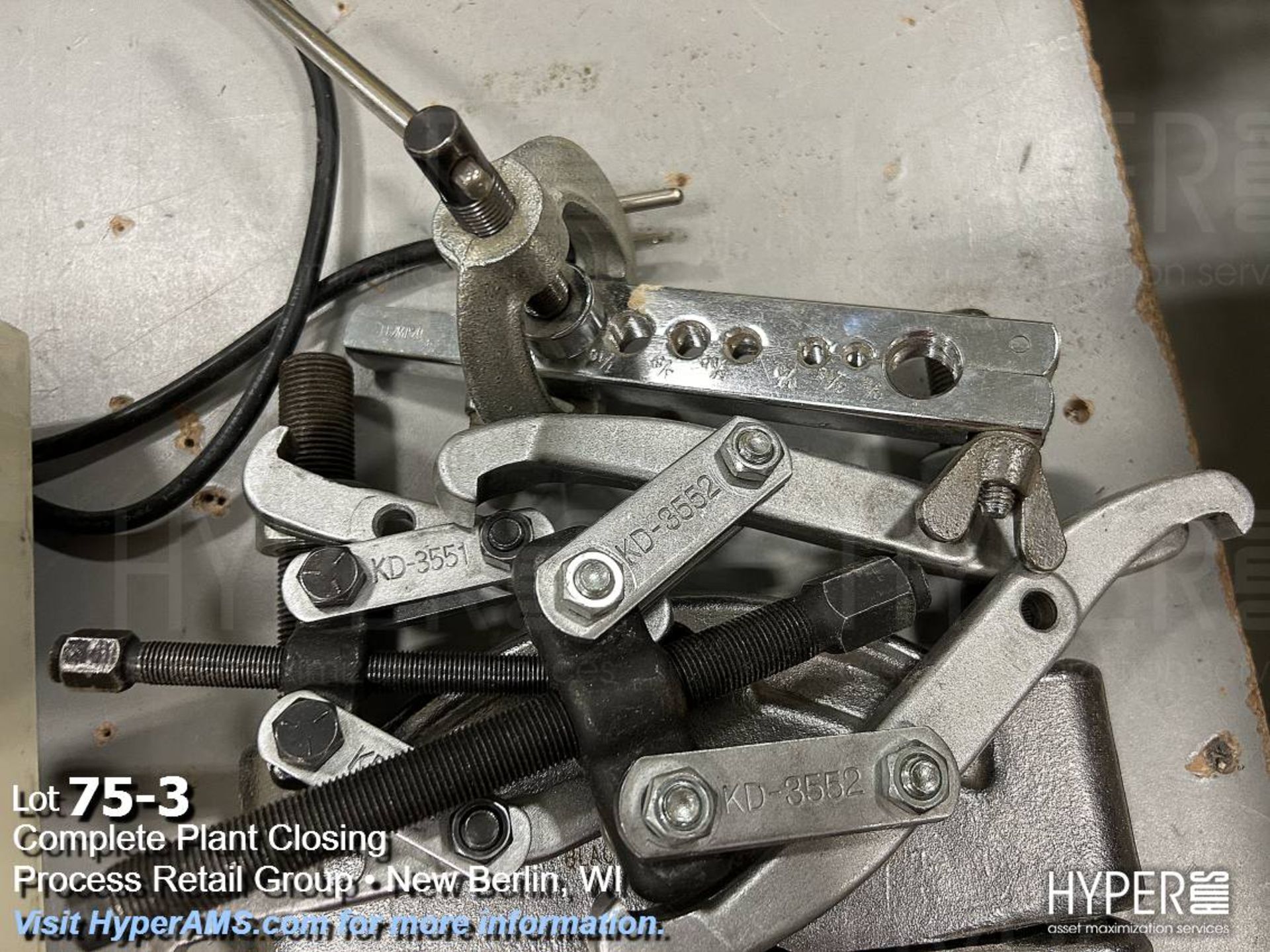 Gear puller, and flange tool - Image 3 of 3