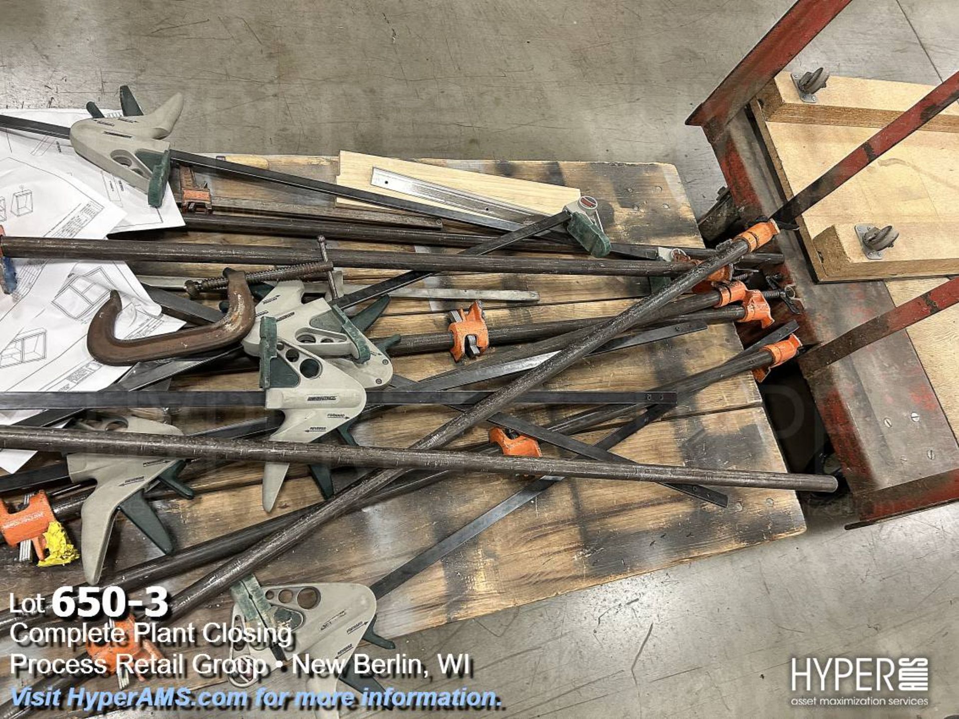 Flat bed cart with wood clamps - Image 3 of 3