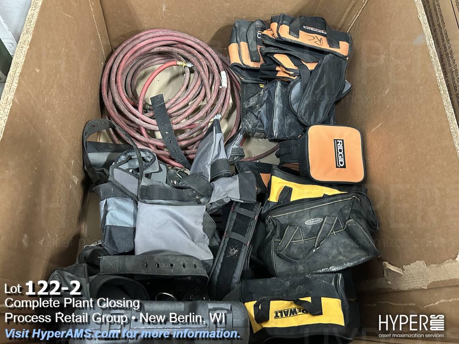 Air hose, tool belts, and tool bags - Image 2 of 5