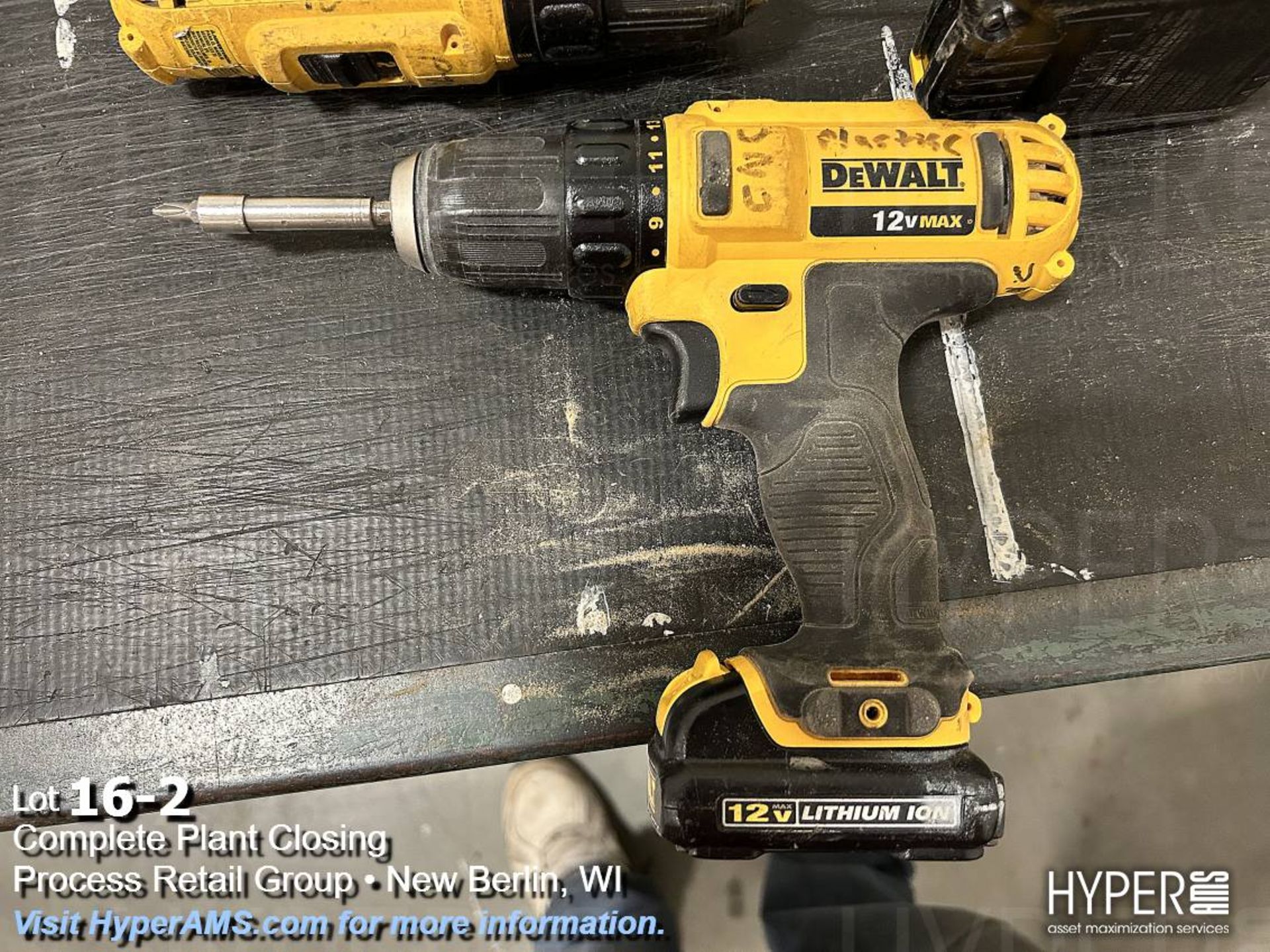 DeWalt 20 volt drill, and 12 volt drills - Image 2 of 4