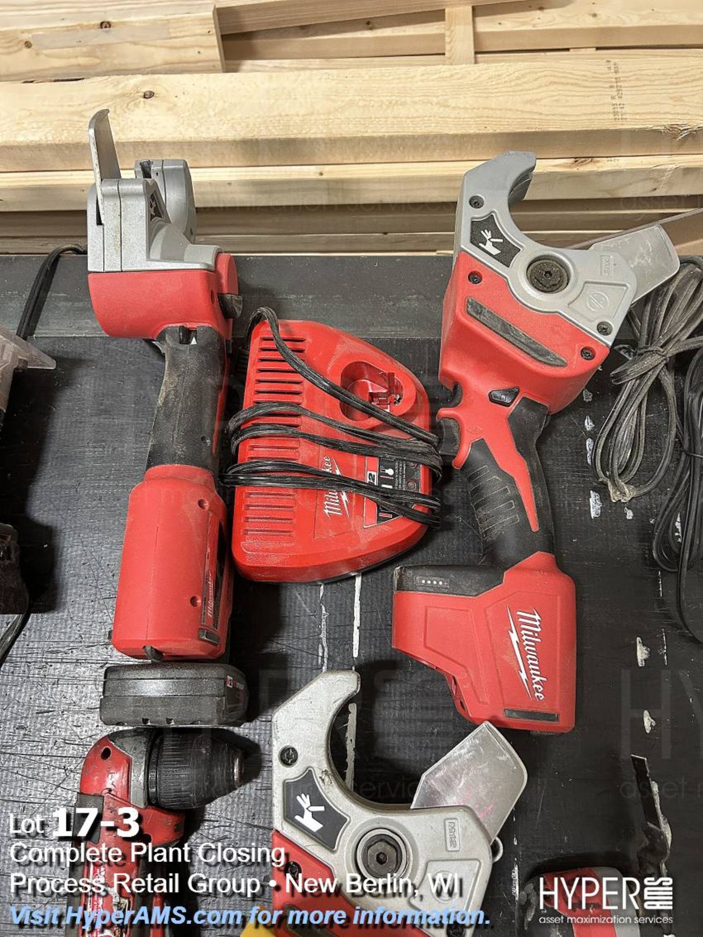 Milwaukee 12 volt tools - Image 3 of 3