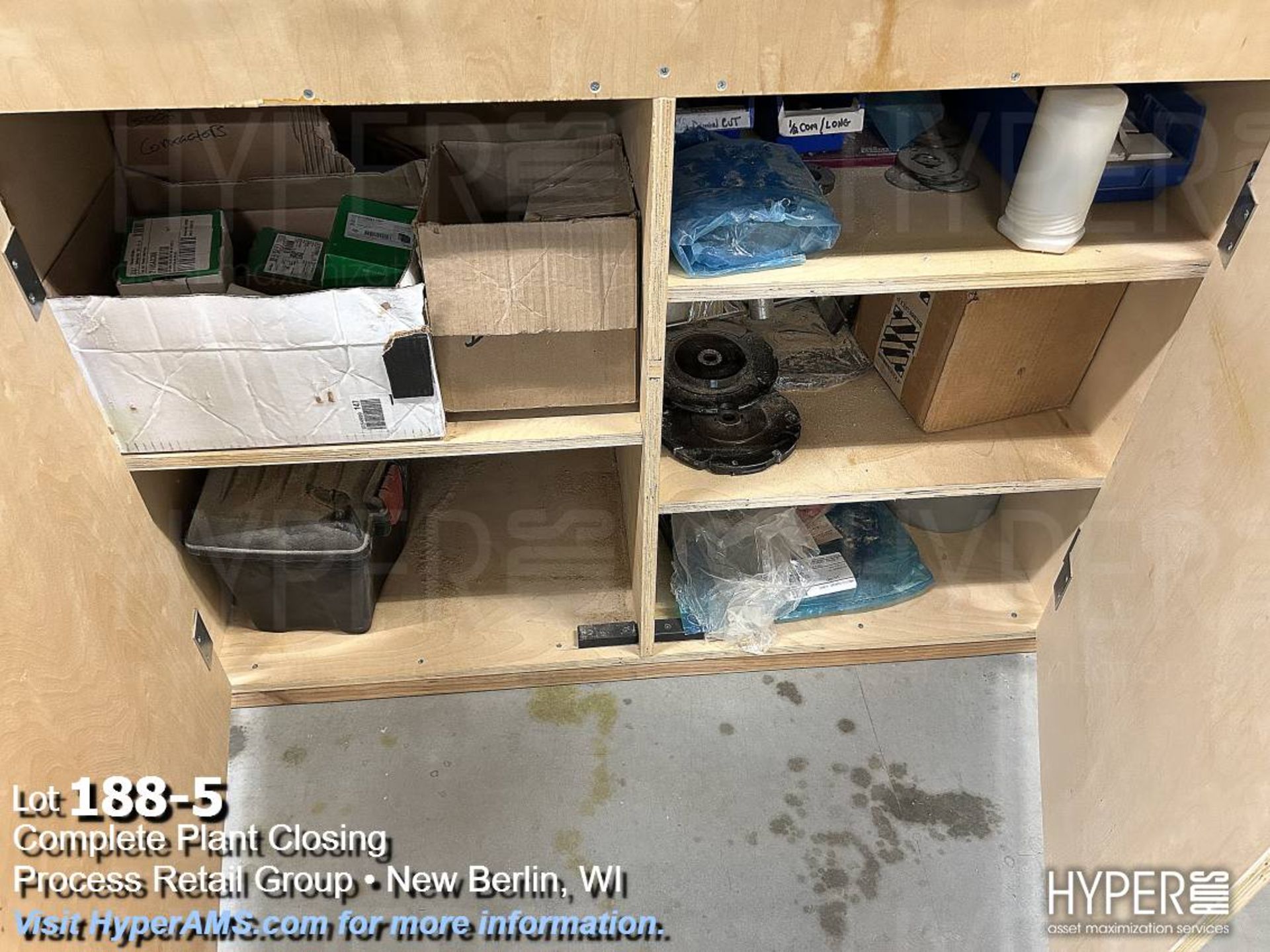 Lot: Biesse tooling, saw blades, collets, tool vise with shelf, and cabinet - Image 5 of 5