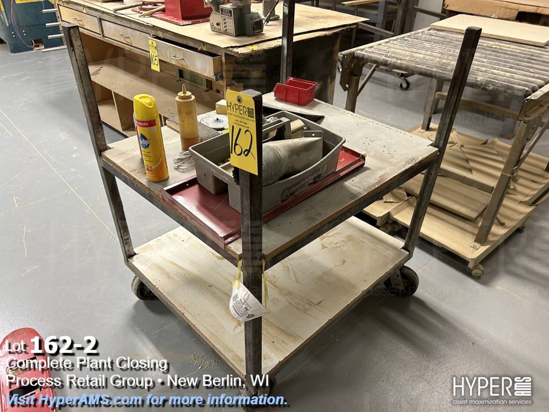 Lot: carts, conveyor, and table - Image 2 of 5