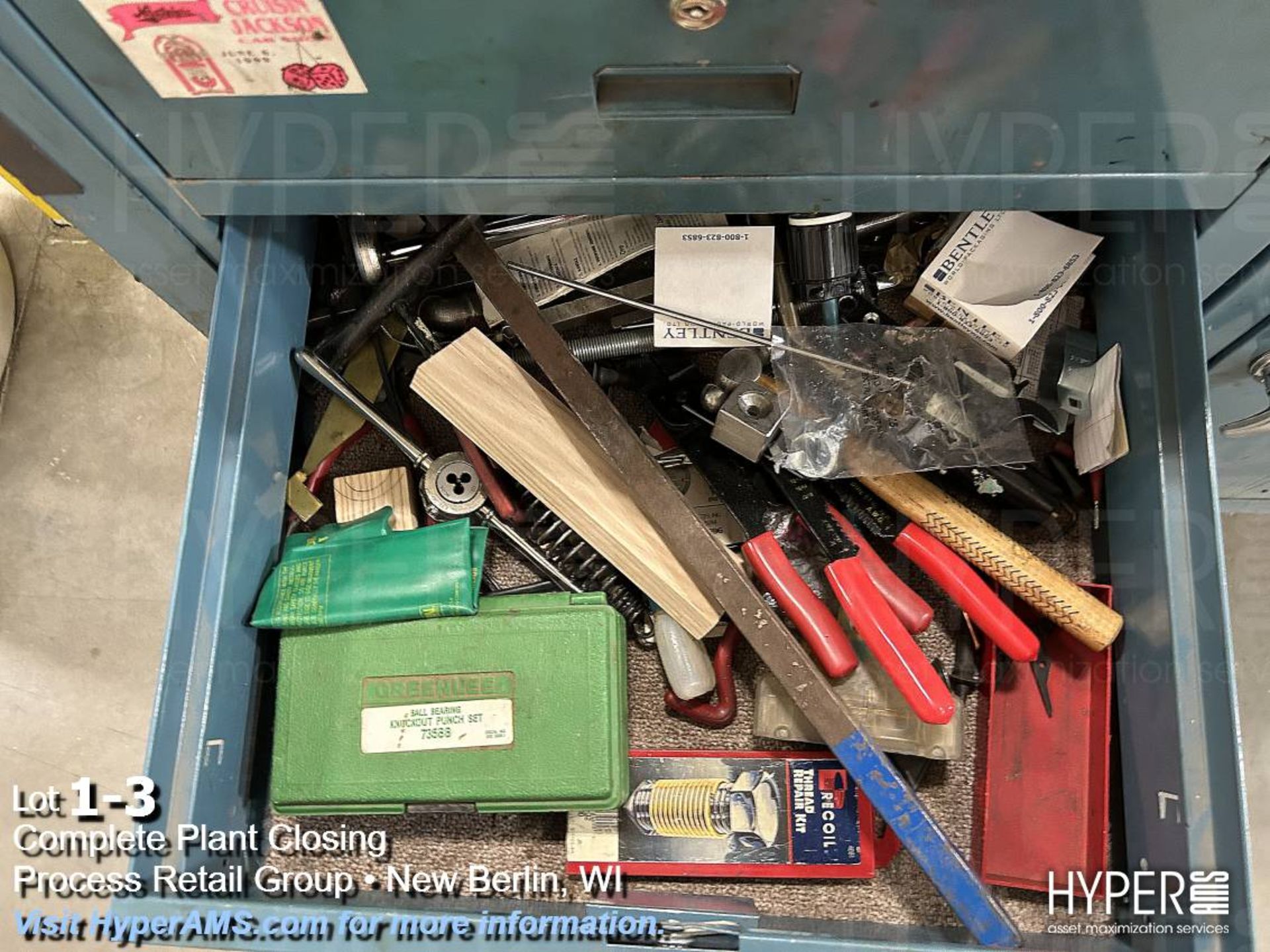 Roll around tool cabinet - Image 3 of 11