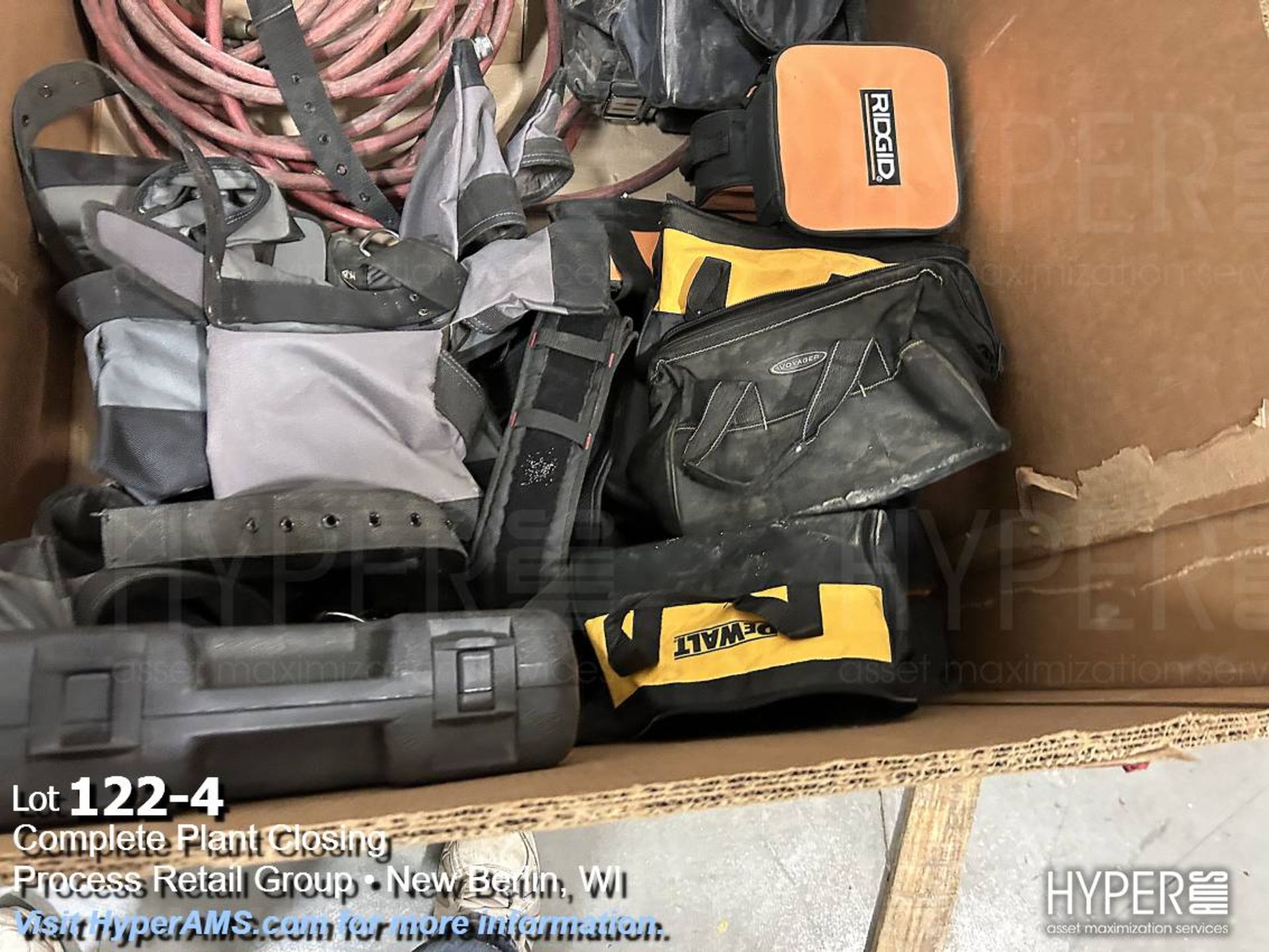 Air hose, tool belts, and tool bags - Image 4 of 5