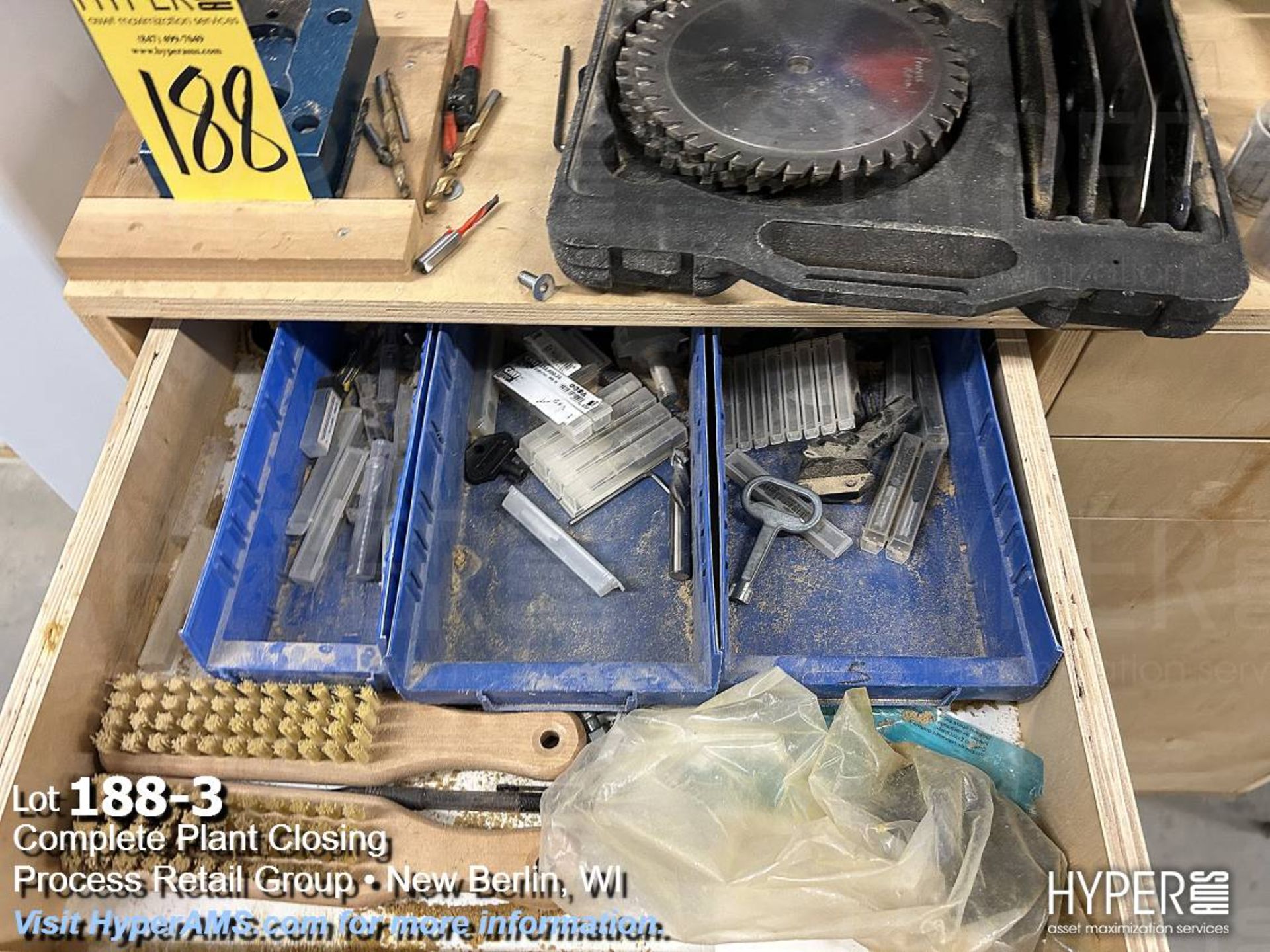 Lot: Biesse tooling, saw blades, collets, tool vise with shelf, and cabinet - Image 3 of 5