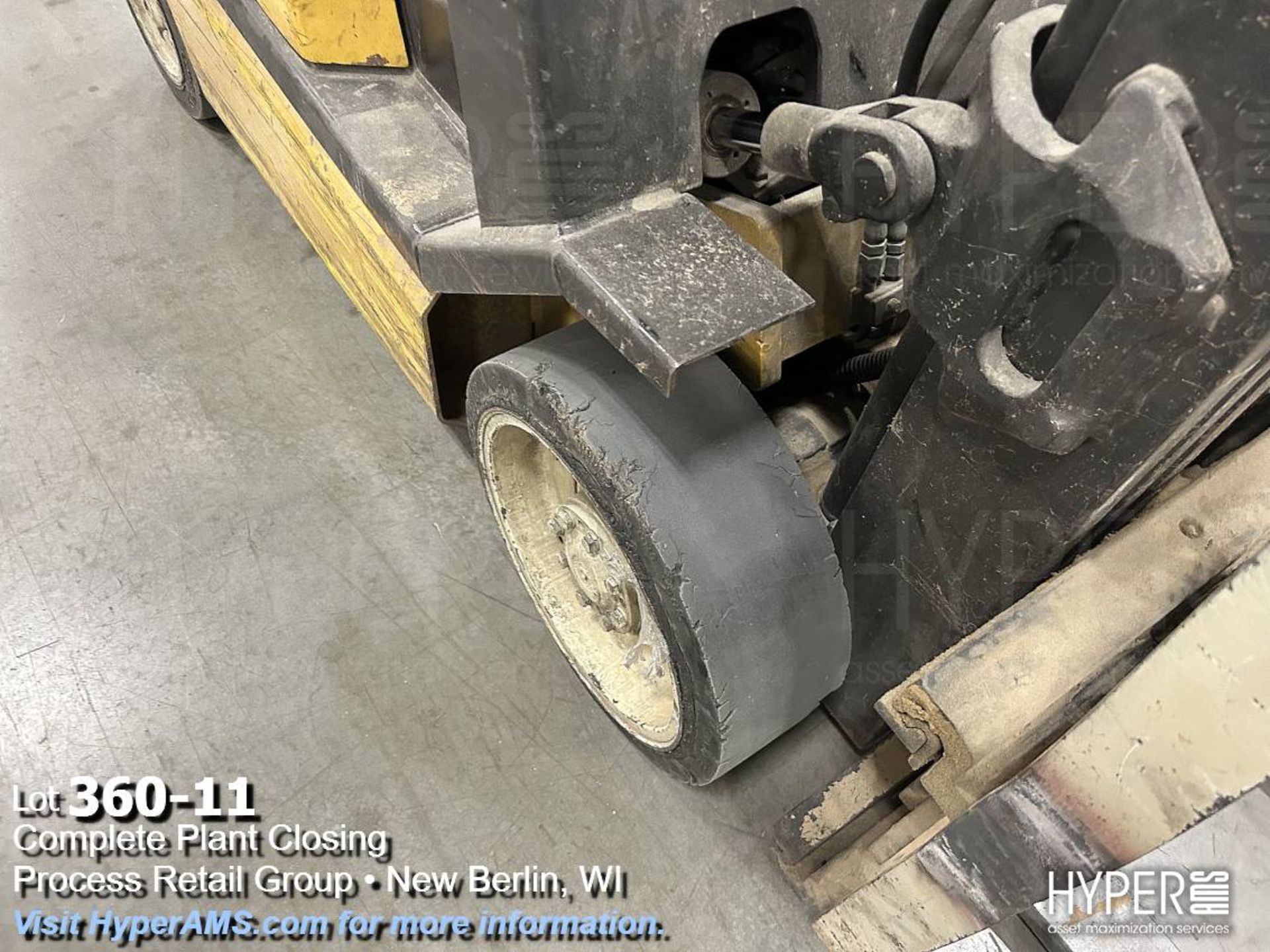 Yale 5000 lb. cap. Forklift - Image 11 of 14