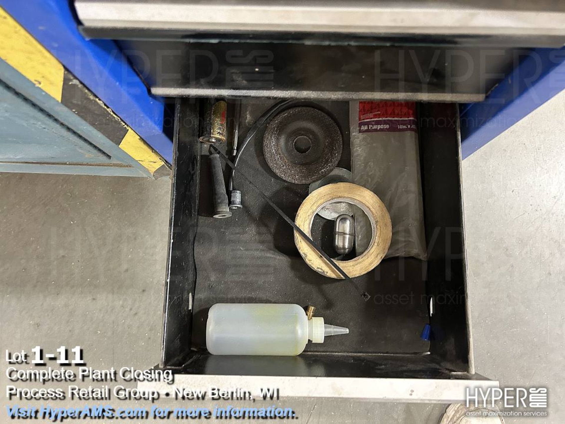 Roll around tool cabinet - Image 11 of 11