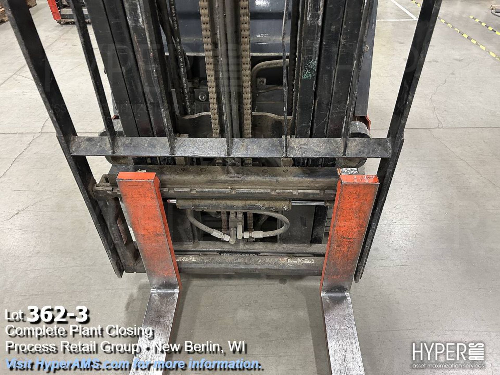 Toyota 2500lb cap. Fork lift - Image 3 of 6