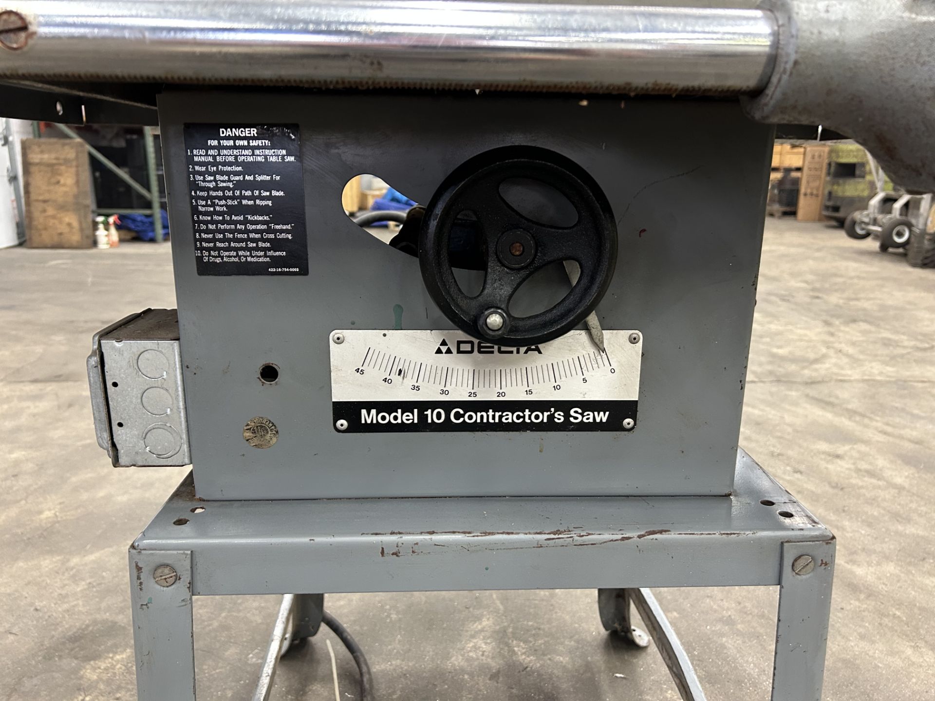 10" Delta Mod.10 Contractors Table Saw - Image 2 of 6