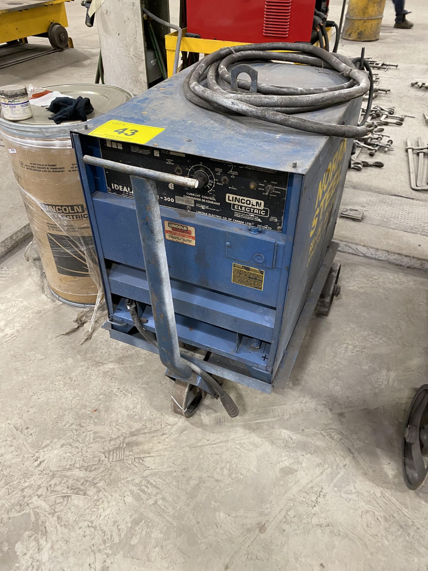 LINCOLN ELECTRIC R3R-300 DC ARC WELDER W/ CART - Image 4 of 4