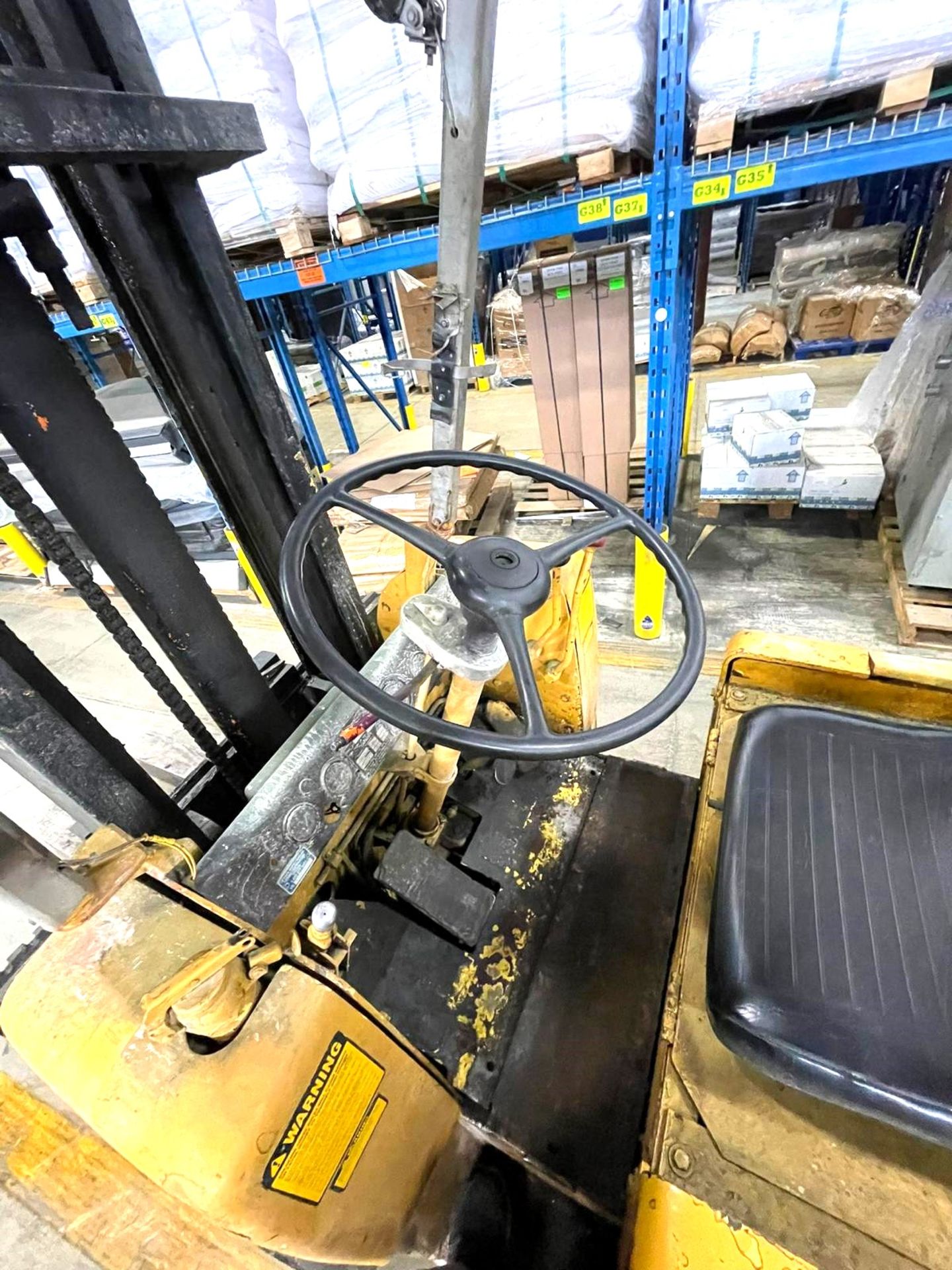 ALLIS-CHALMERS F120-24-2PS PROPANE FORKLIFT, 12,000LB CAP., 2-STAGE MAST, SOLID TIRES, S/N - Image 5 of 7