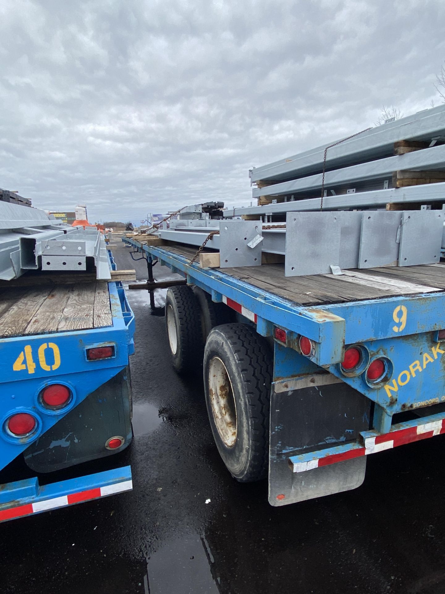 1964 40' FLATBED TRAILER, (2) AXELS, 50,000LB LOAD CAP., #9, I.D. 3641259, PLATE Z37-431 (NOTE: - Image 2 of 3