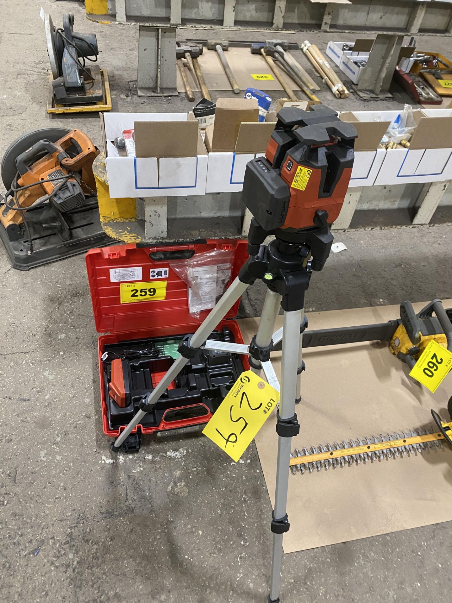 HILTI PM40-MG LASER LEVEL W/ PMA 20 TRIPOD STAND