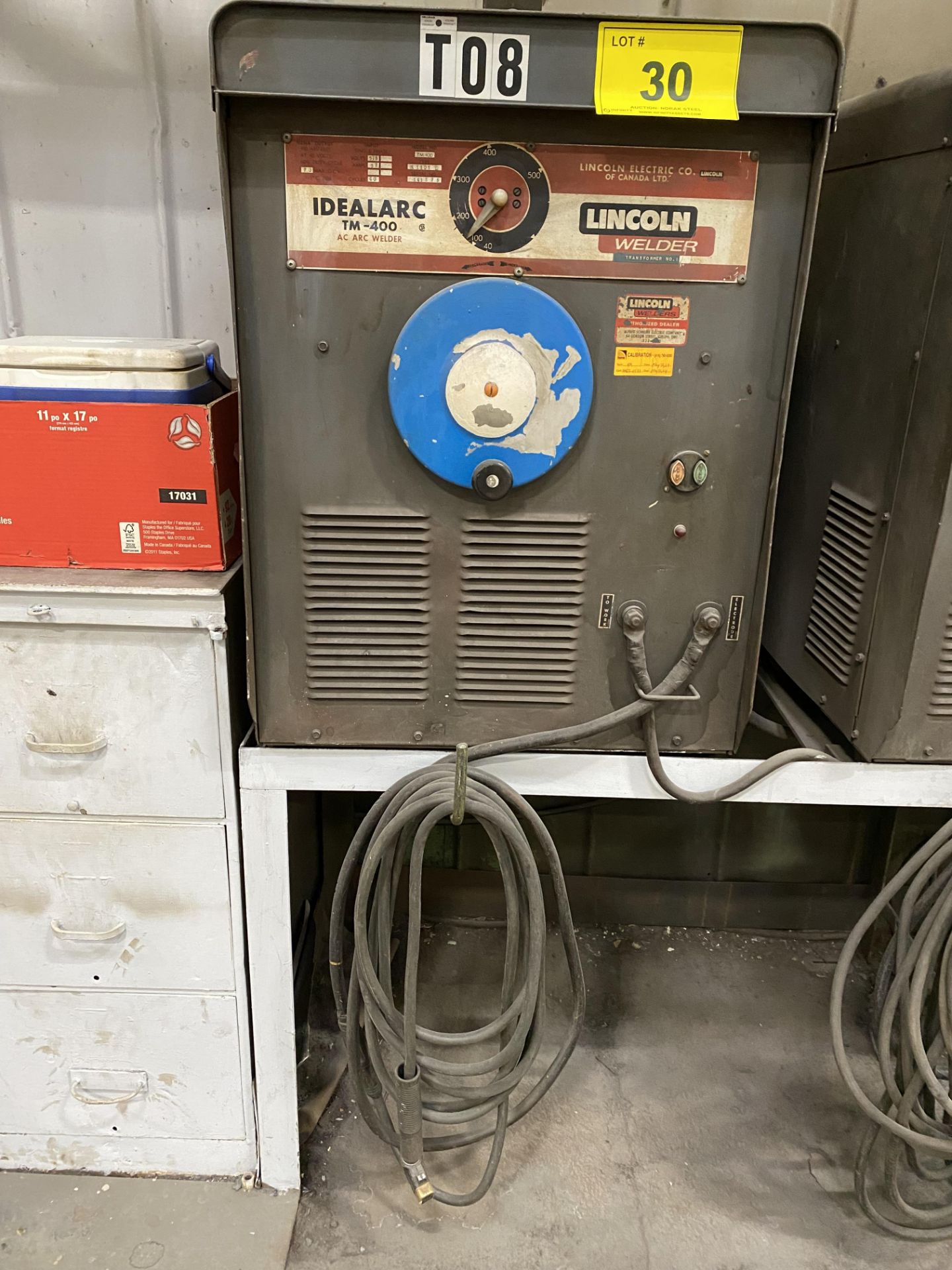 LINCOLN ELECTRIC IDEALARC TM-400 WELDER W/ CABLES (NO STAND)