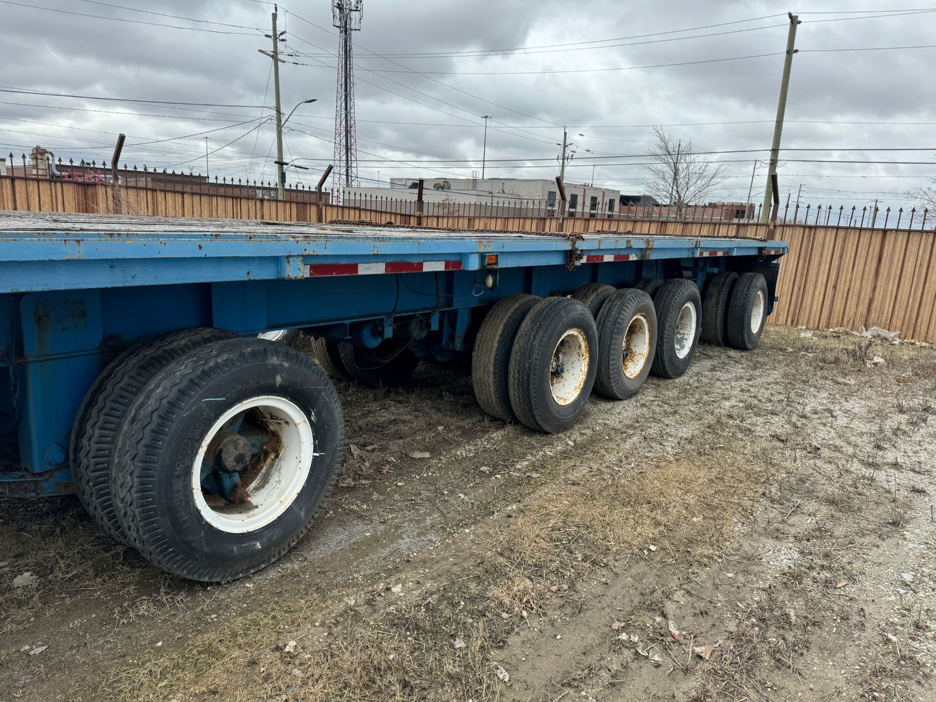 1987 48' FLATBED TRAILER, (5) AXELS, 86,000LB LOAD CAP., #17, FILE 115983767, PLATE C38 87E (NOTE: - Image 2 of 3