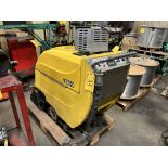 2005 TOMCAT 2200 CENTRAL COMMAND FLOOR SCRUBBER, S/N 42399 W/ 24V CHARGER