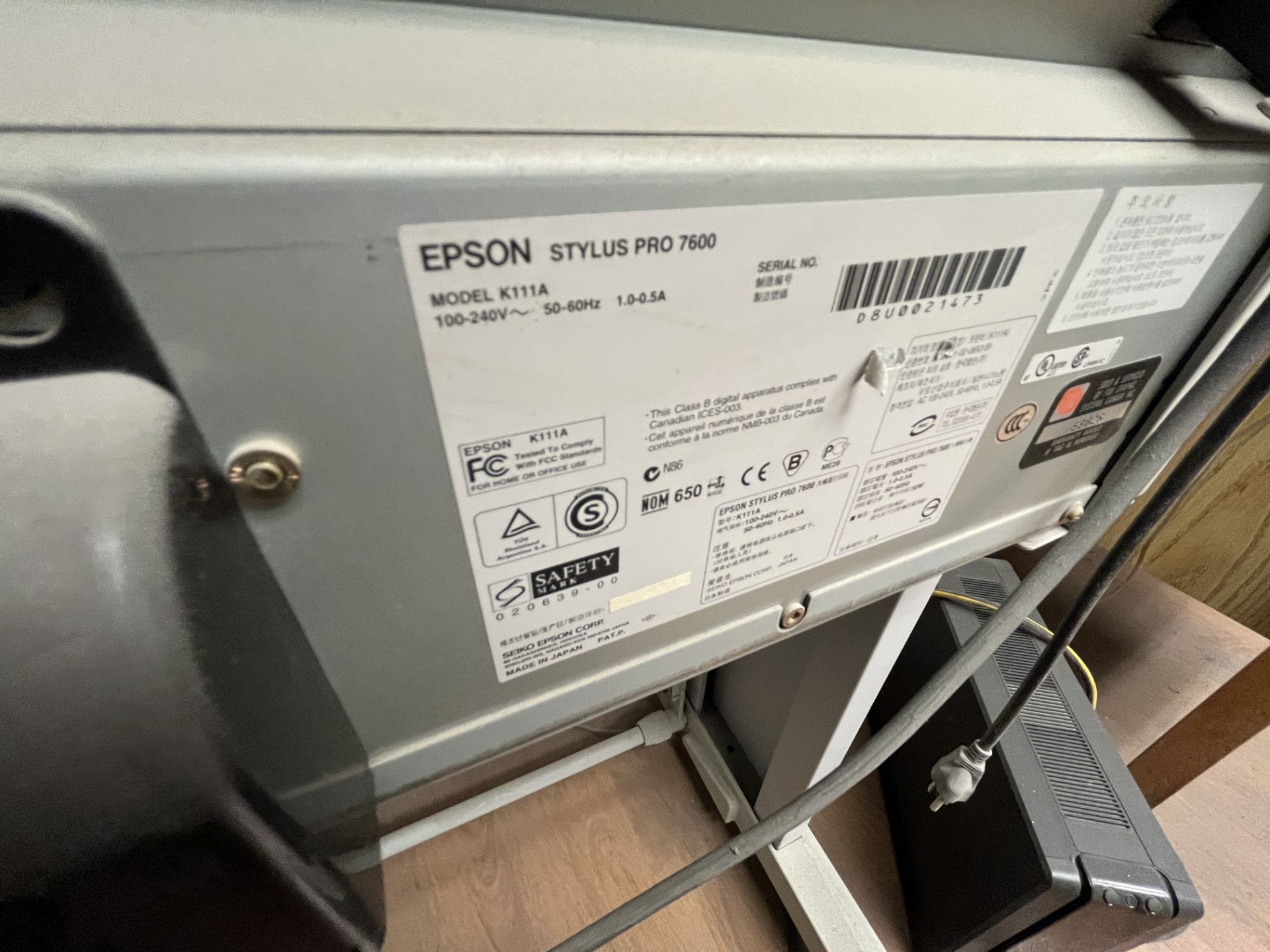 EPSON STYLUS PRO 7600 K111A LARGE FORMAT PRINTER, 49"W, S/N D8U0021473 - Image 4 of 4