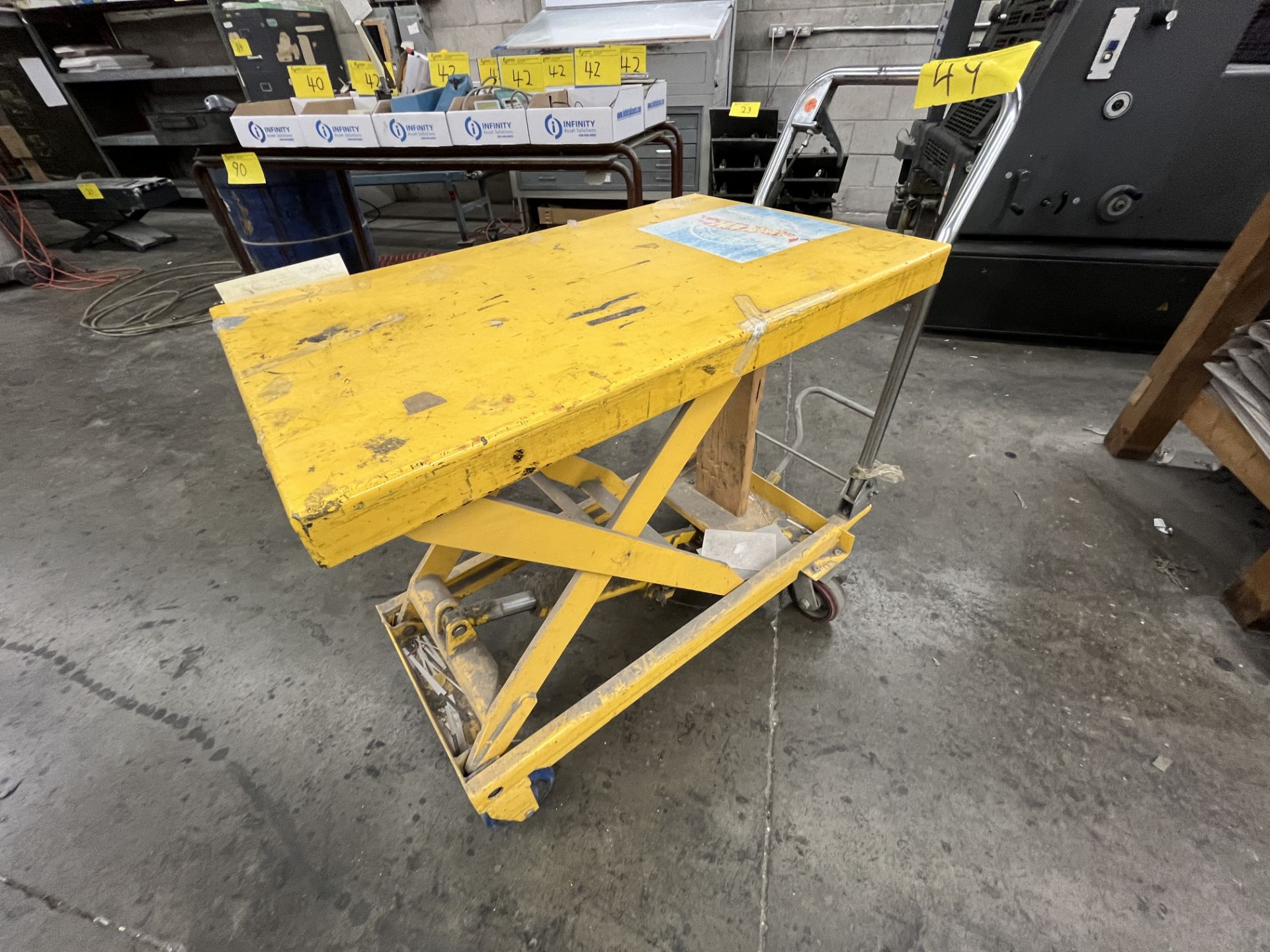 POWERFIST 32" X 20" HYDRAULIC LIFT CART - Image 2 of 2