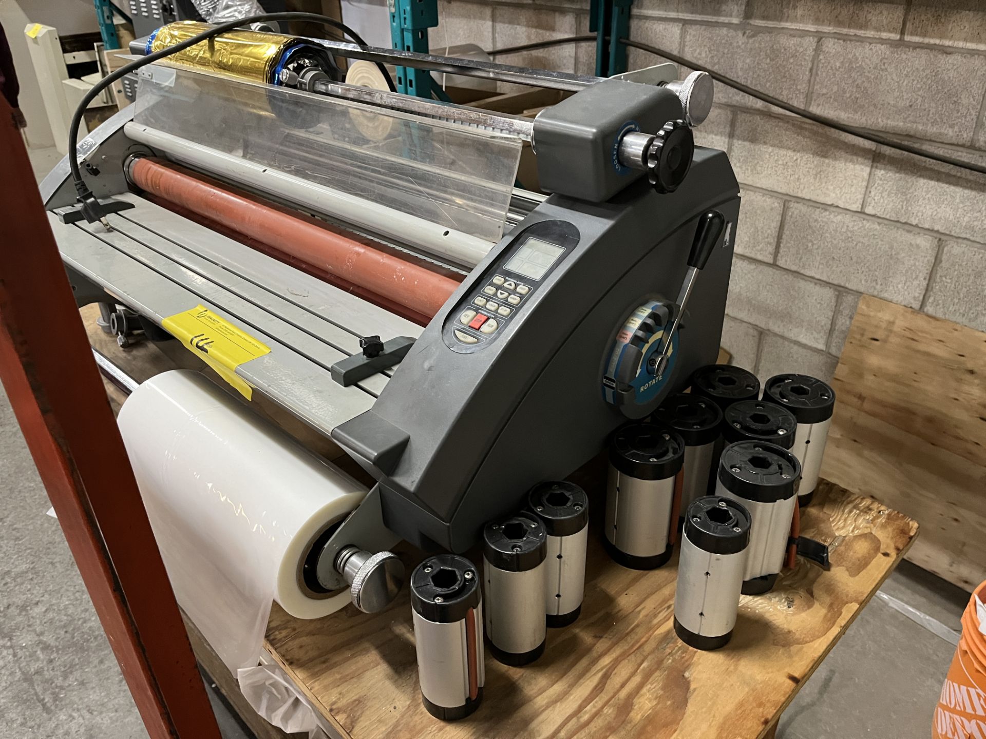 ROYAL SOVEREIGN RSL-2702 27" THERMAL AND COLD PRESSURE SENSITIVE ROLL LAMINATOR W/ CART - Image 2 of 4