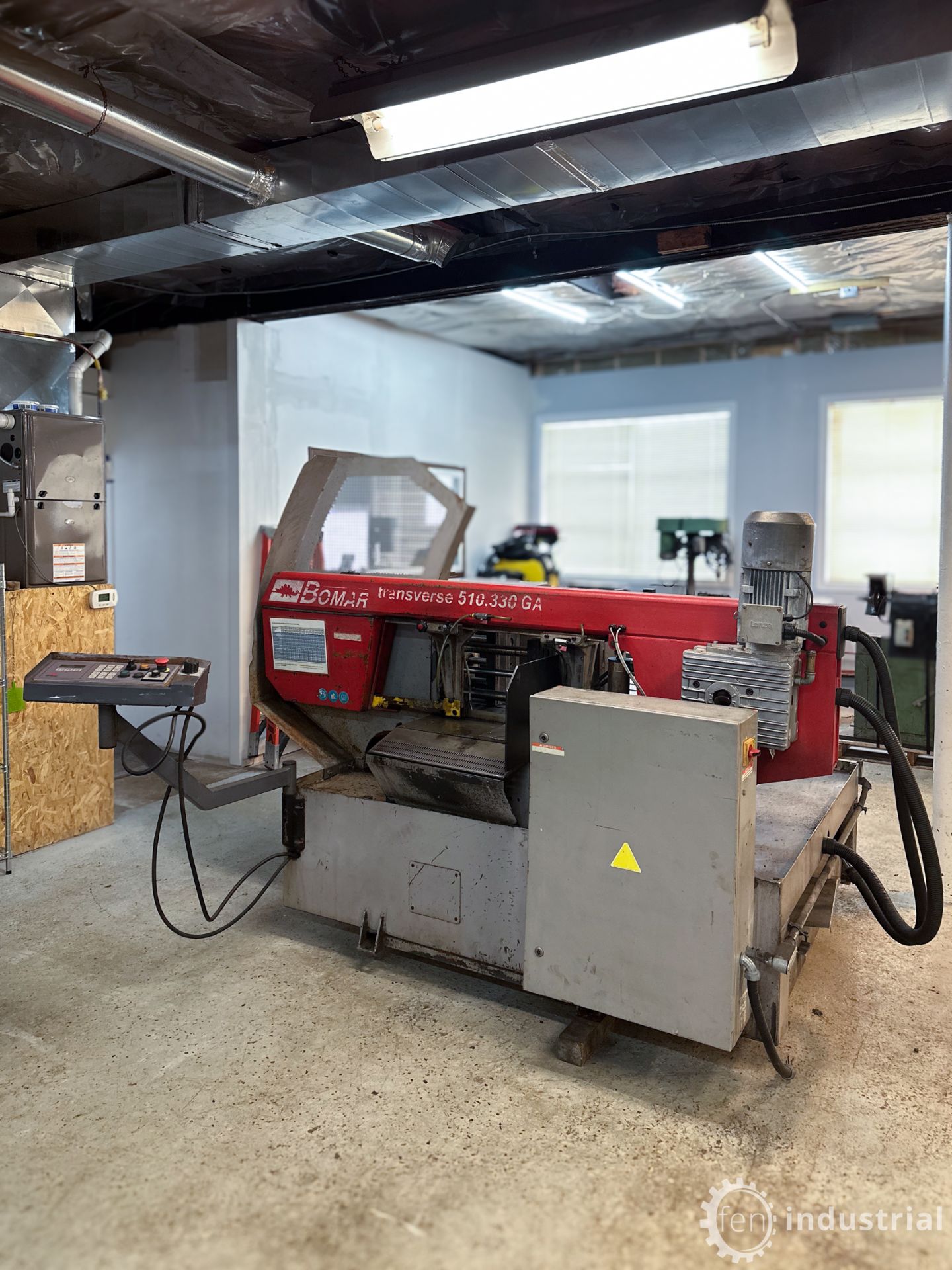 BOMAR AUTOMAT 510.330GA HORIZONTAL AUTOMATIC BAND SAW WITH CONVEYOR (#20, LOCATED IN BRANTFORD,