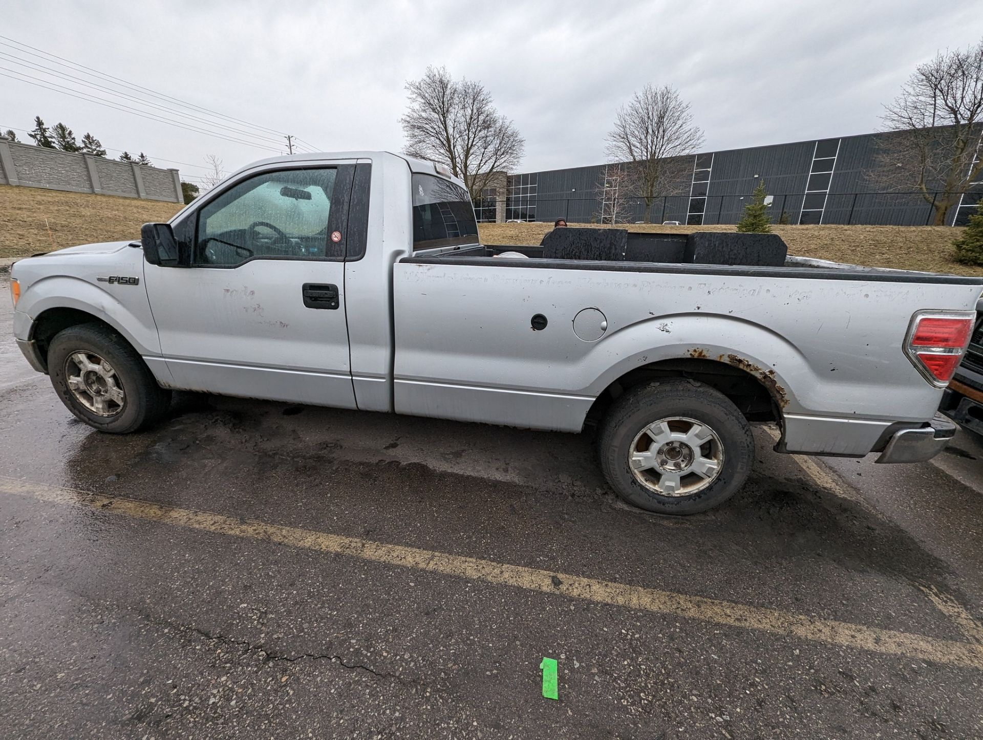 2013 FORD F150 XLT PICKUP TRUCK, VIN# 1FTNF1CF6DKD33131, APPROX. 315,106KMS (NO BLACK TOOL BOXES) - Image 8 of 12