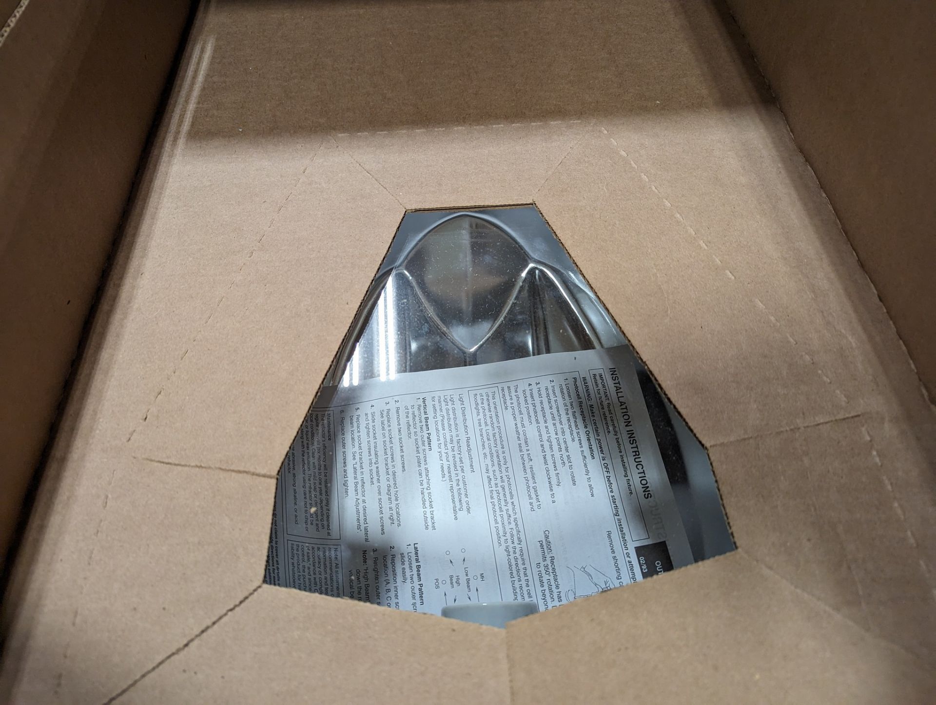 LOT OF (2) PALLET OF COOPER LIGHTING IMI-292 OUTDOOR LIGHT FIXTURES, 250 WATT, TYPE HPS, CAT NO. - Image 5 of 6