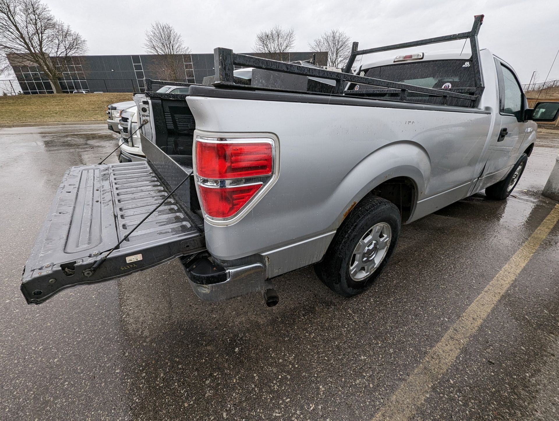 2014 FORD F150 XLT PICKUP TRUCK, VIN# 1FTNF1CF2EKG16322, APPROX. 275,754KMS (NO BLACK TOOL BOXES) - Image 4 of 10