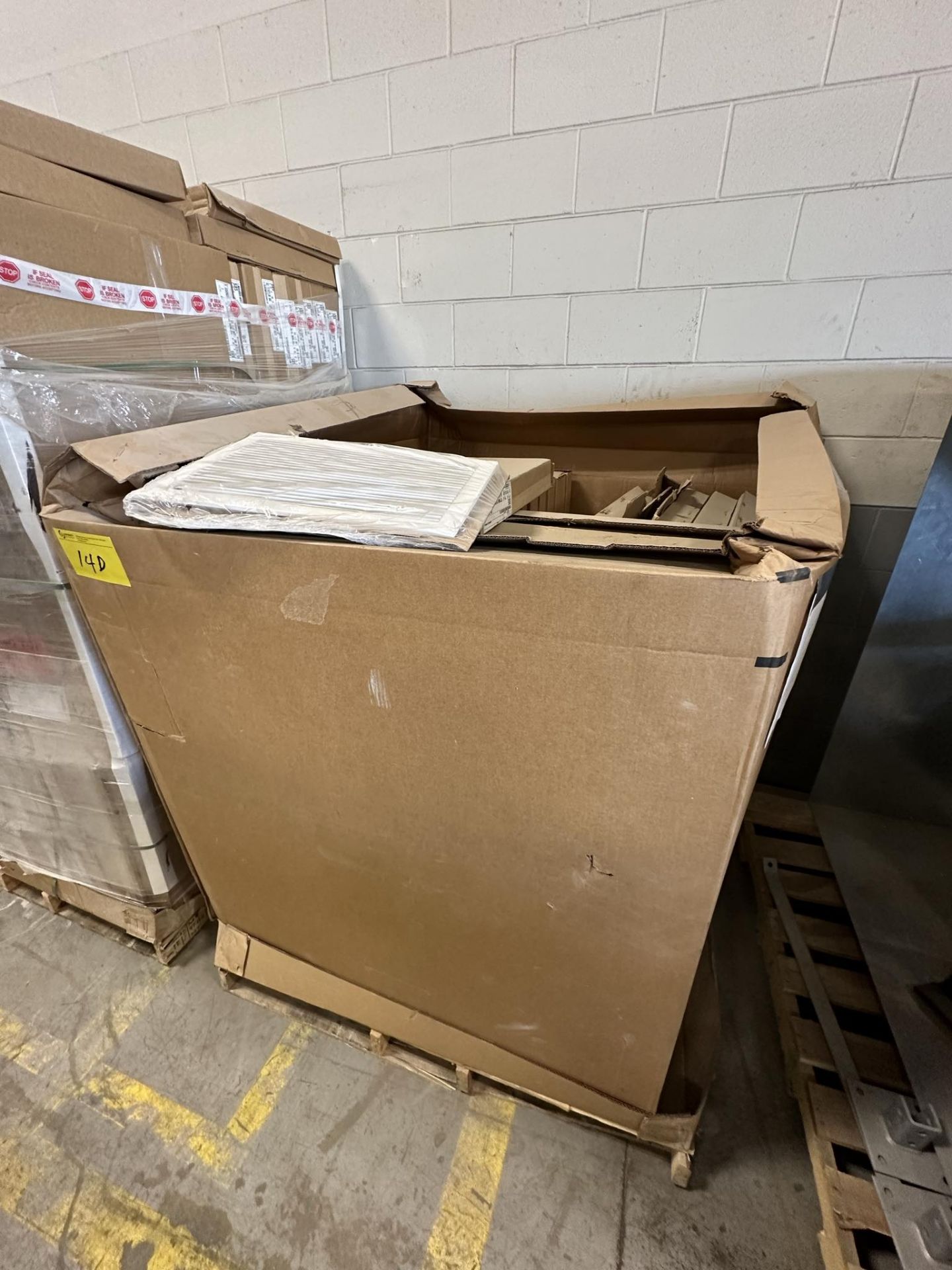 PALLET OF VENT COVERS