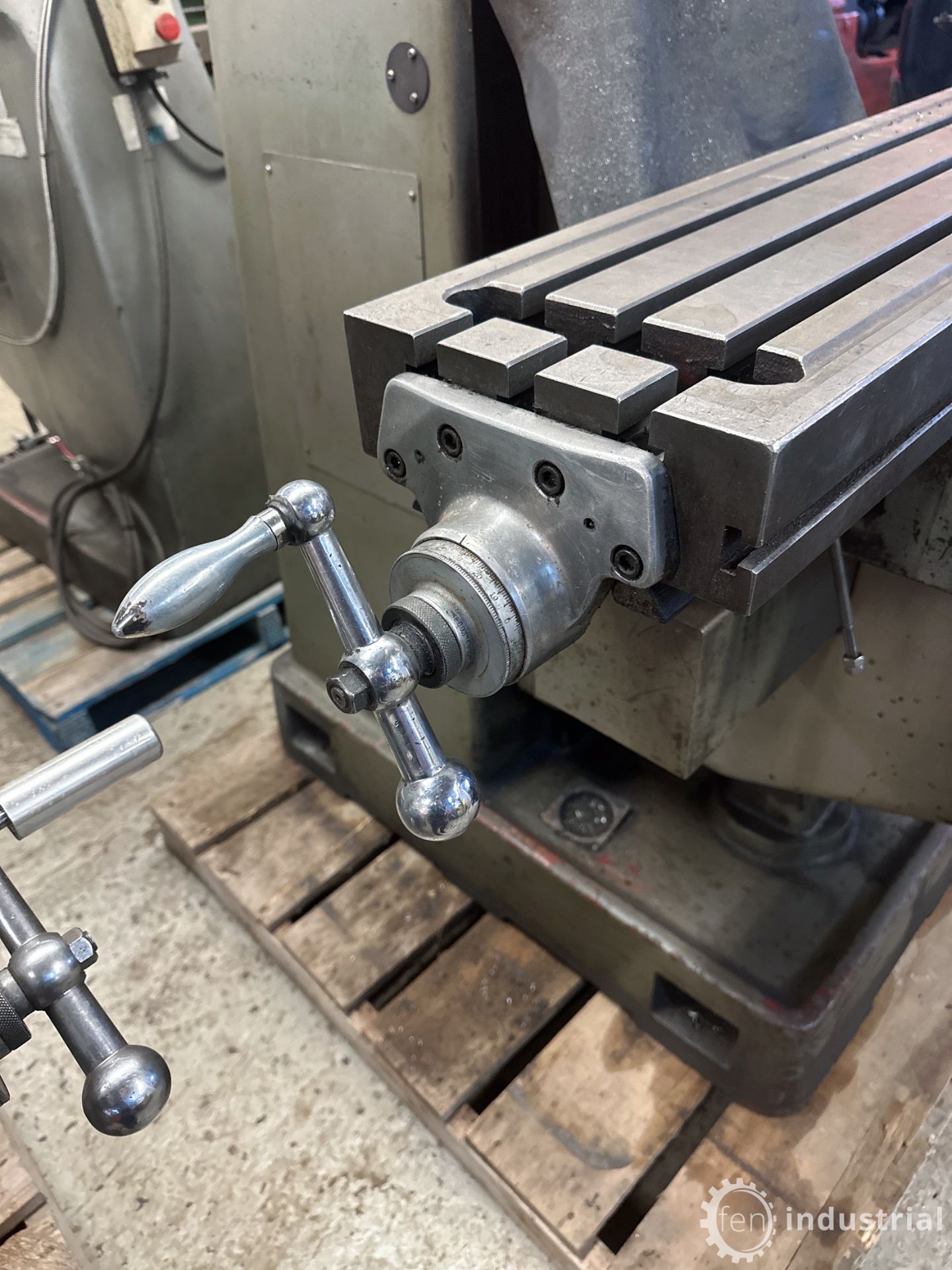 FIRST LC-185VS-B VERTICAL MILLING MACHINE, HEIDENHAIN 2-AXIS DRO, SPEEDS TO 4,500 RPM, S/N - Image 10 of 33
