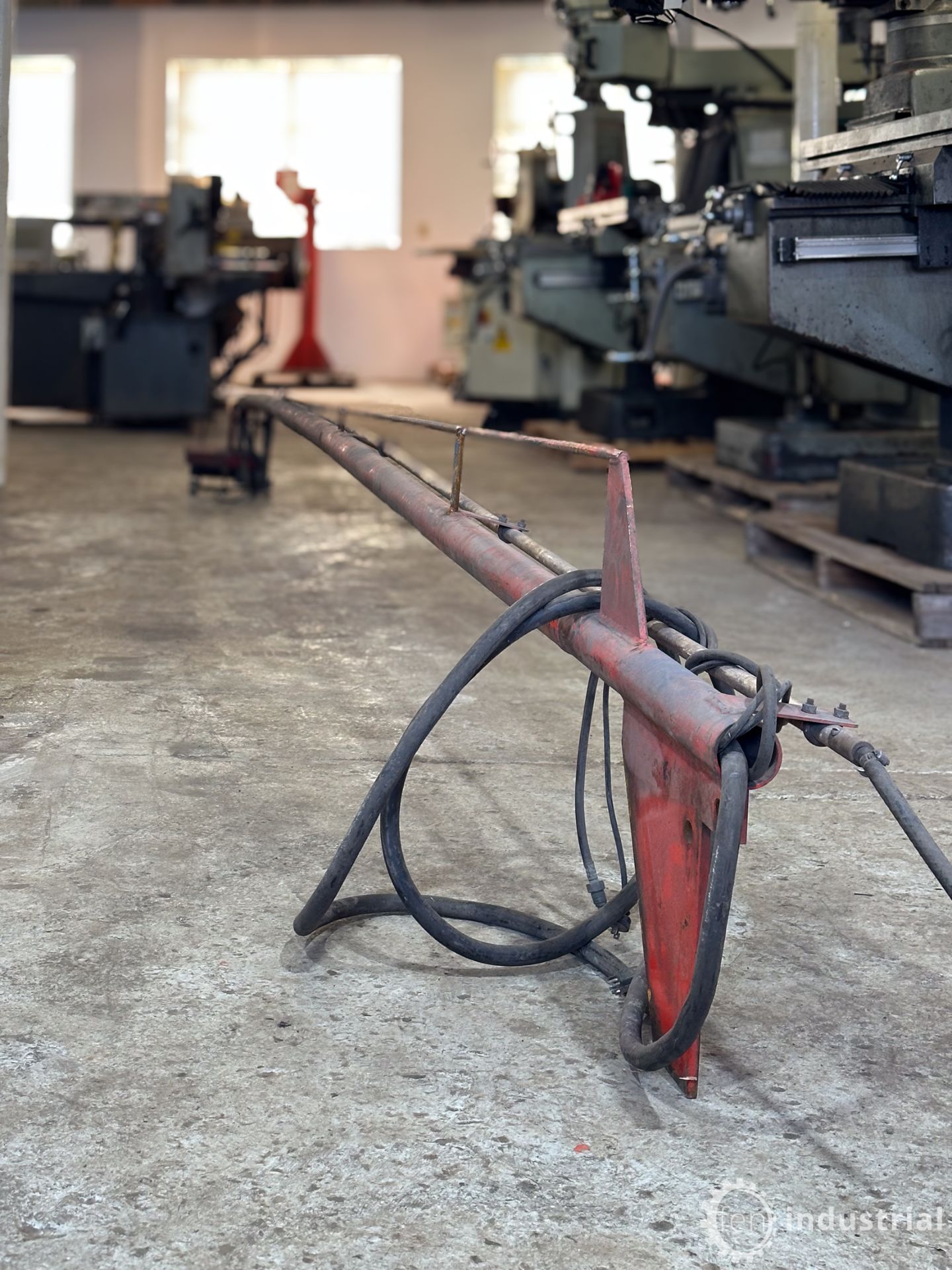 WELDING BOOM W/ CANOX MIGMATIC WIRE FEEDER (LOCATED IN BRANTFORD, ONTARIO) - Image 2 of 10