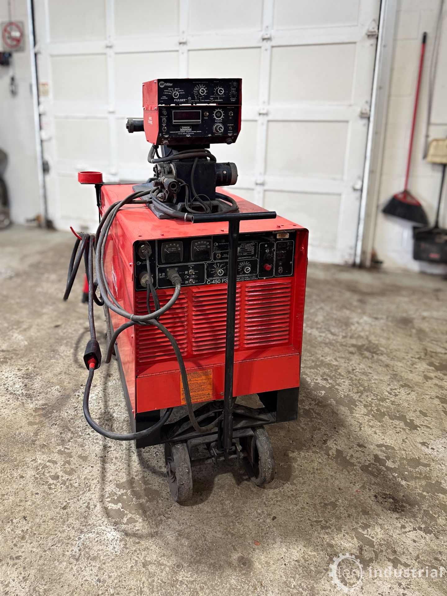 CANOX C-450 PS WELDER W/ WIRE FEEDER (LOCATED IN BRANTFORD, ONTARIO)