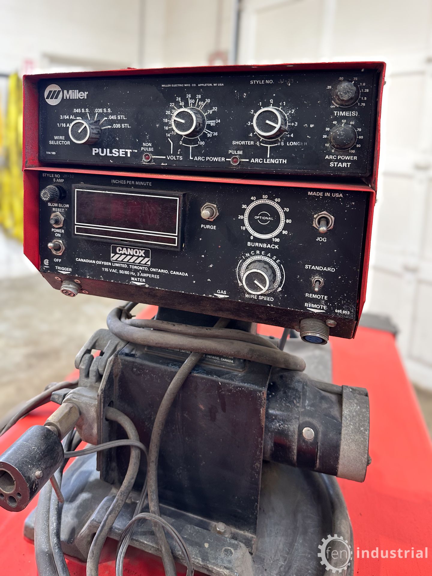 CANOX C-450 PS WELDER W/ WIRE FEEDER (LOCATED IN BRANTFORD, ONTARIO) - Image 9 of 10