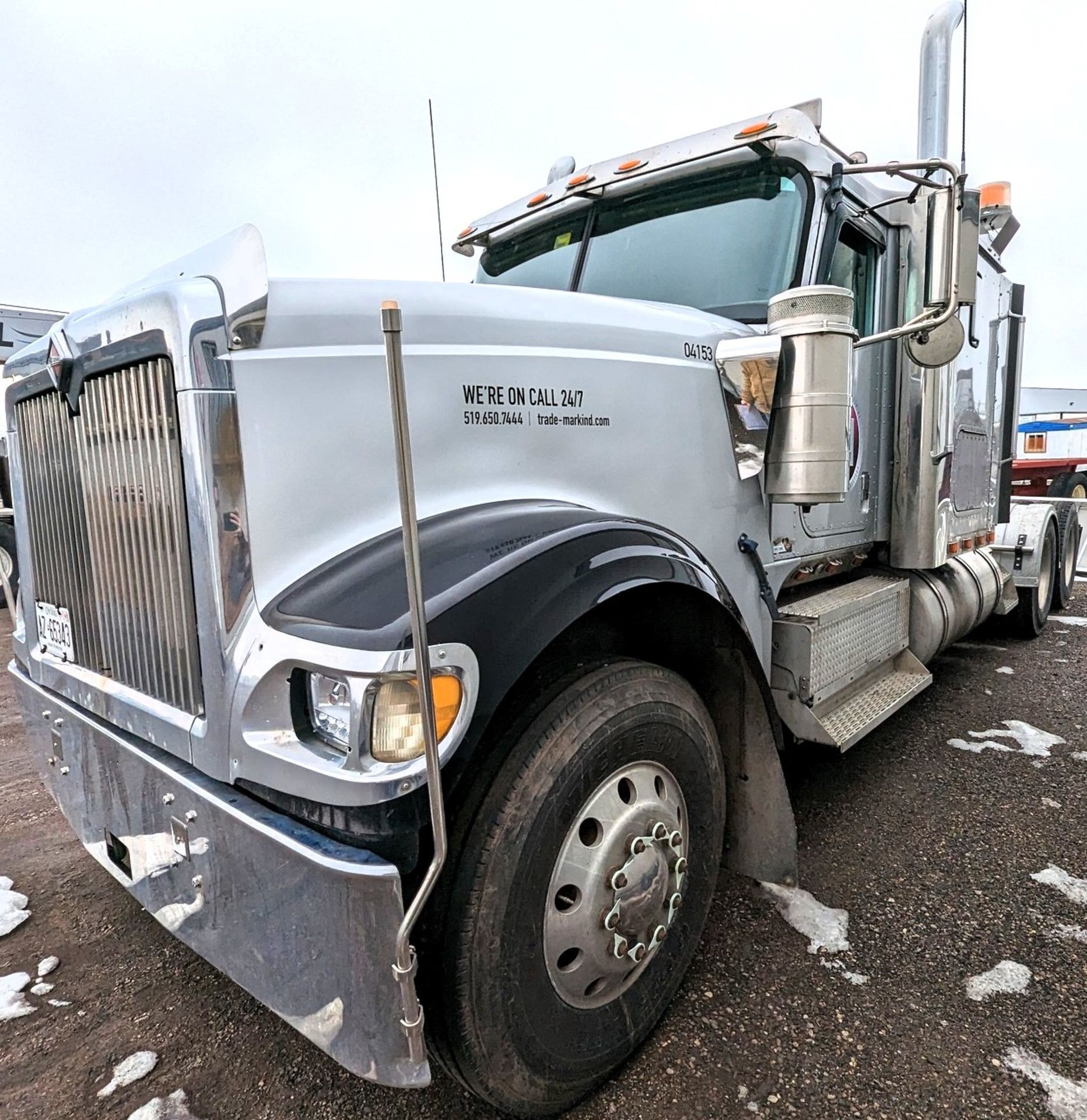 2004 INTERNATIONAL 9900IX 6X4 TRUCK TRACTOR, SLEEPER CAB, VIN# 2HSCKAPR74C093526, APPROX. 1,310, - Image 15 of 22