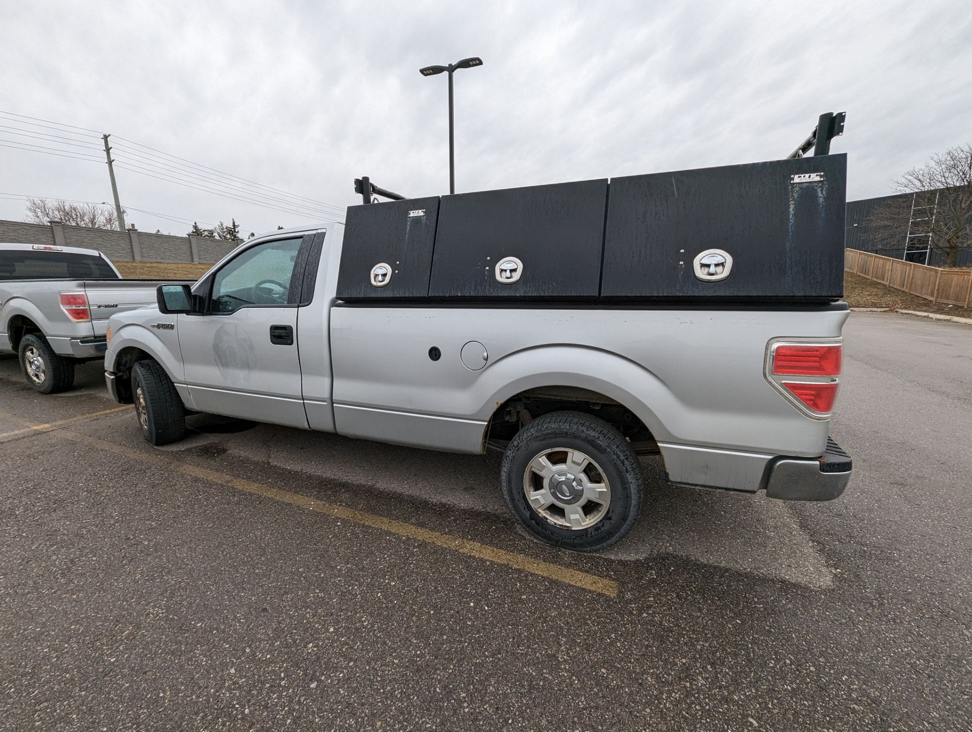 2013 FORD F150 XLT PICKUP TRUCK, VIN# 1FTNF1CF2DKE53797, APPROX. 411,982KMS (NO BLACK TOOL BOXES) - Image 7 of 12