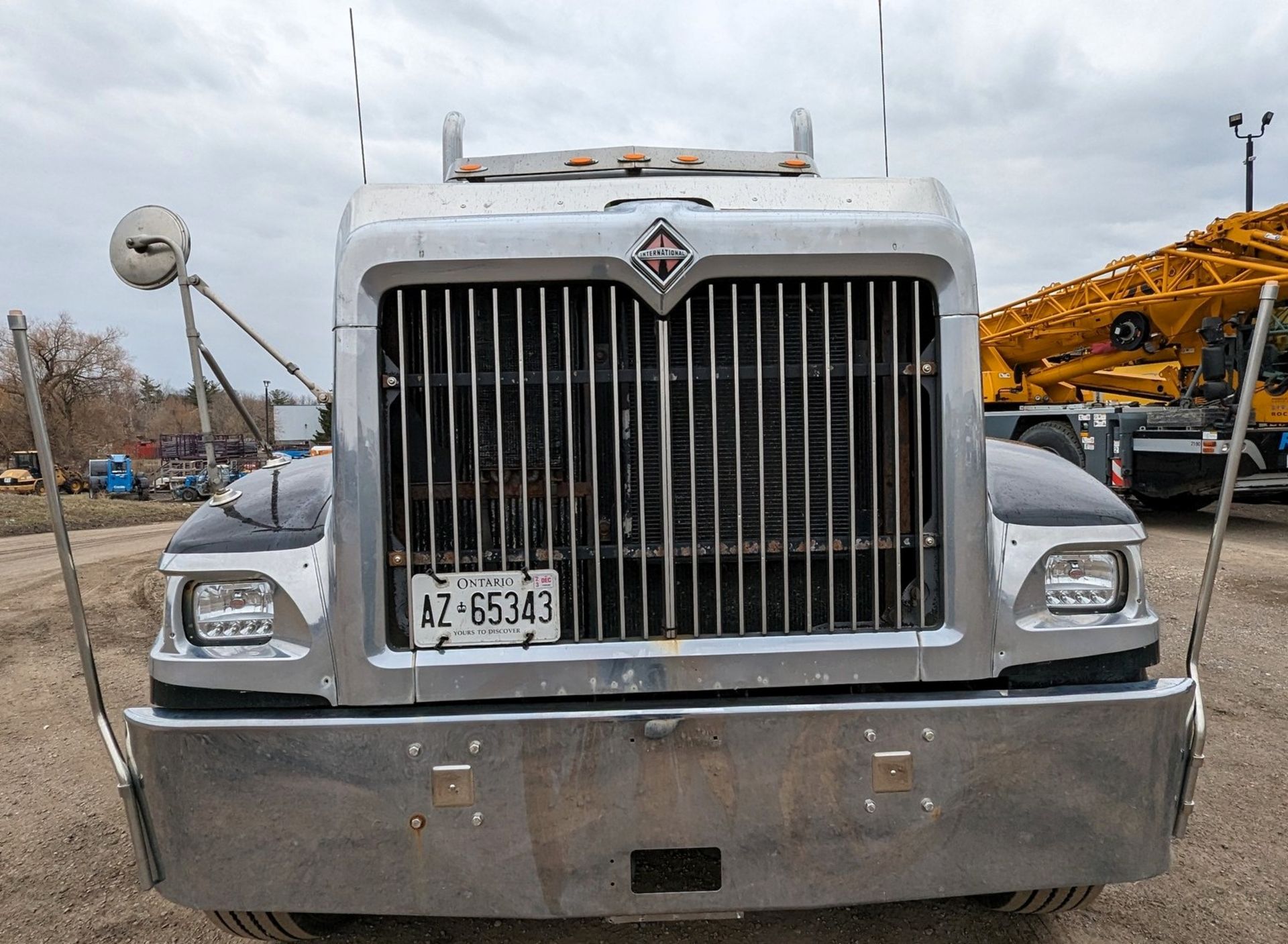 2004 INTERNATIONAL 9900IX 6X4 TRUCK TRACTOR, SLEEPER CAB, VIN# 2HSCKAPR74C093526, APPROX. 1,310, - Image 2 of 22