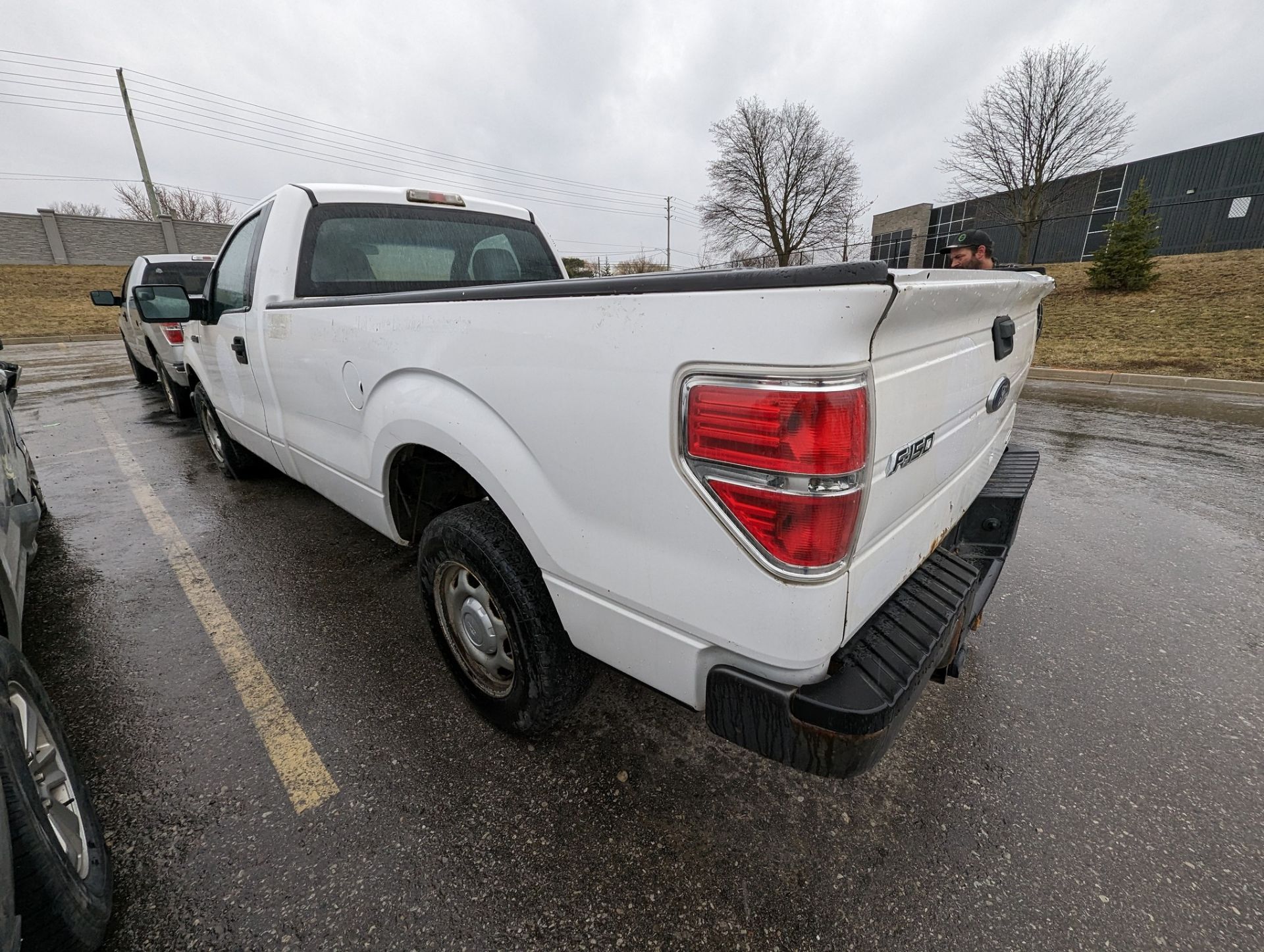 2014 FORD F150 XL PICKUP TRUCK, VIN# 1FTNF1CF7EKD87989, APPROX. 345,777KMS (NO BLACK TOOL BOXES) - Image 5 of 9