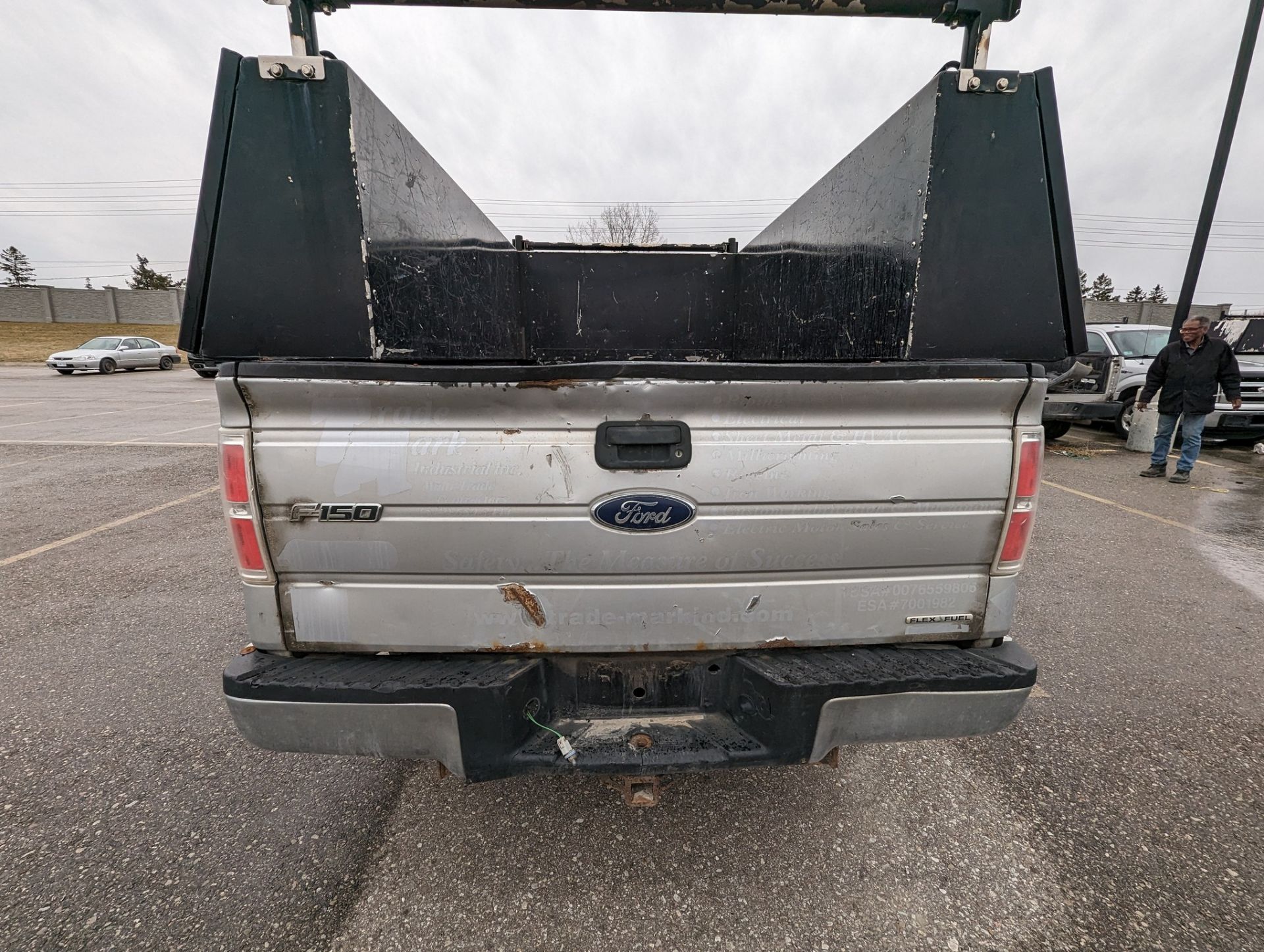 2013 FORD F150 XLT PICKUP TRUCK, VIN# 1FTNF1CF2DKE53797, APPROX. 411,982KMS (NO BLACK TOOL BOXES) - Image 6 of 12