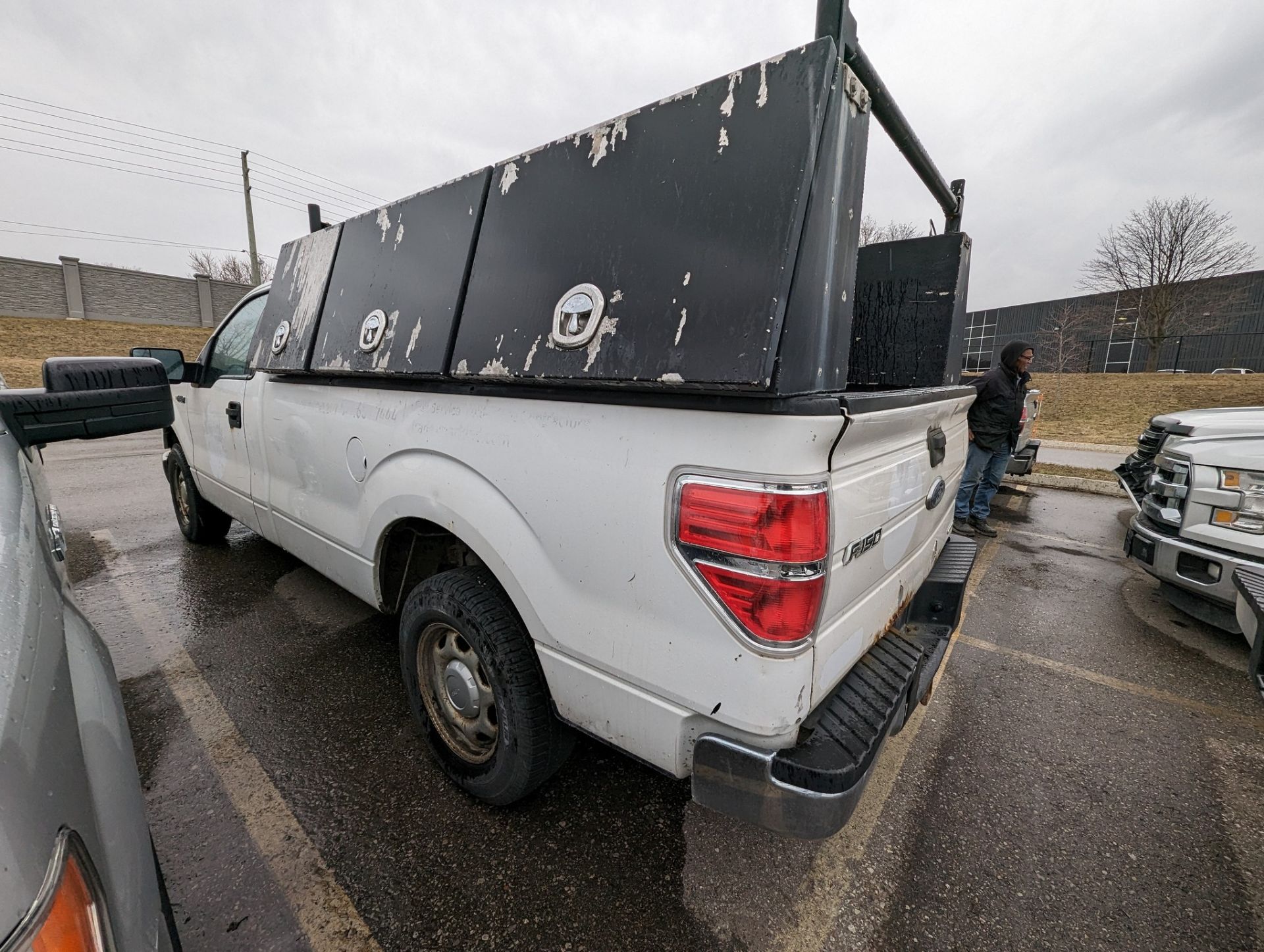 2013 FORD F150 XL PICKUP TRUCK, VIN# 1FTNF1CF3DKE72830, APPROX. 338,604KMS (NO BLACK TOOL BOXES) - Image 5 of 10