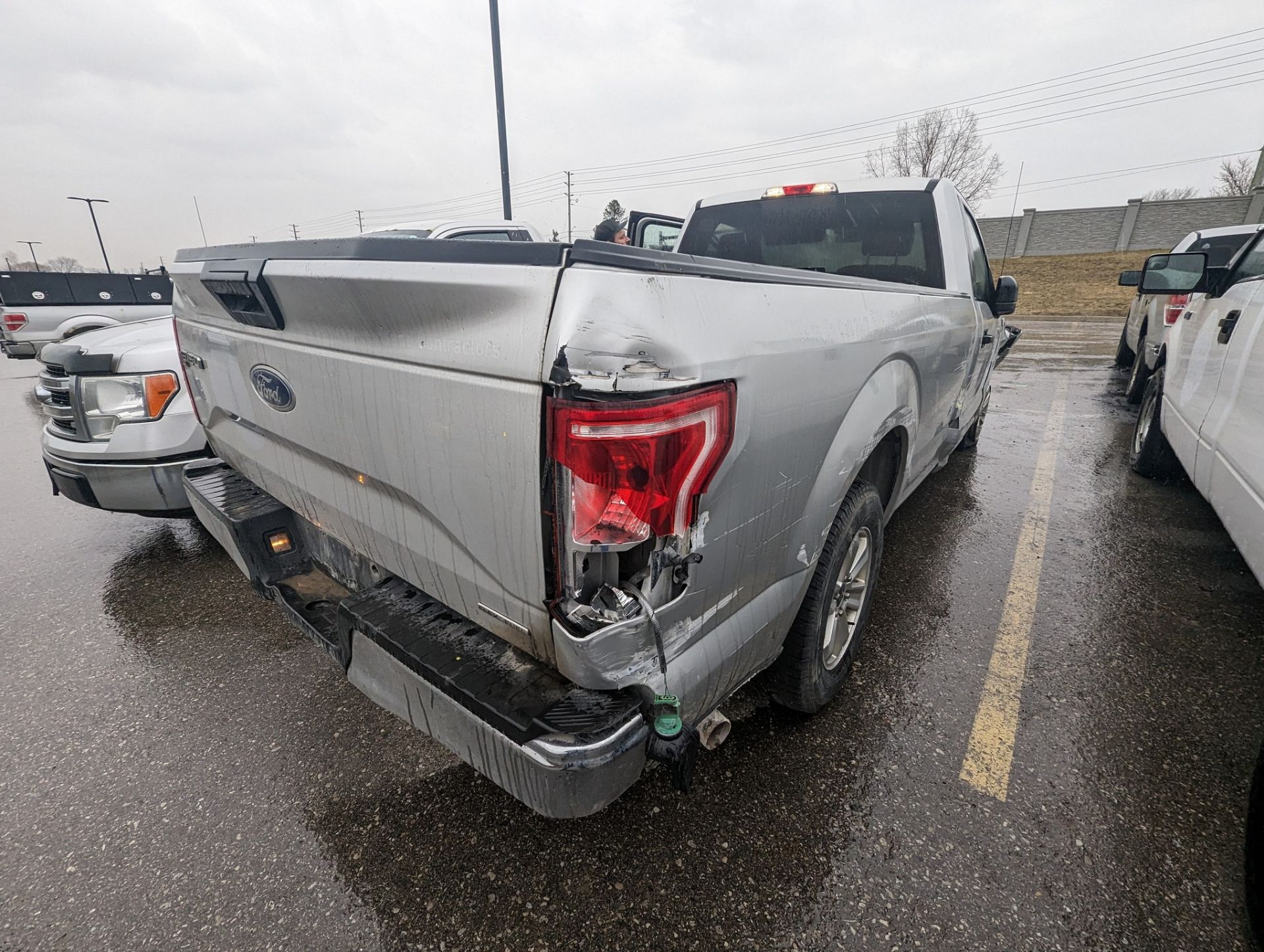 2016 FORD F150 XLT PICKUP TRUCK, VIN# 1FTMF1CF0GKD47624, APPROX. 338,090KMS (DAMAGED) - Image 3 of 6