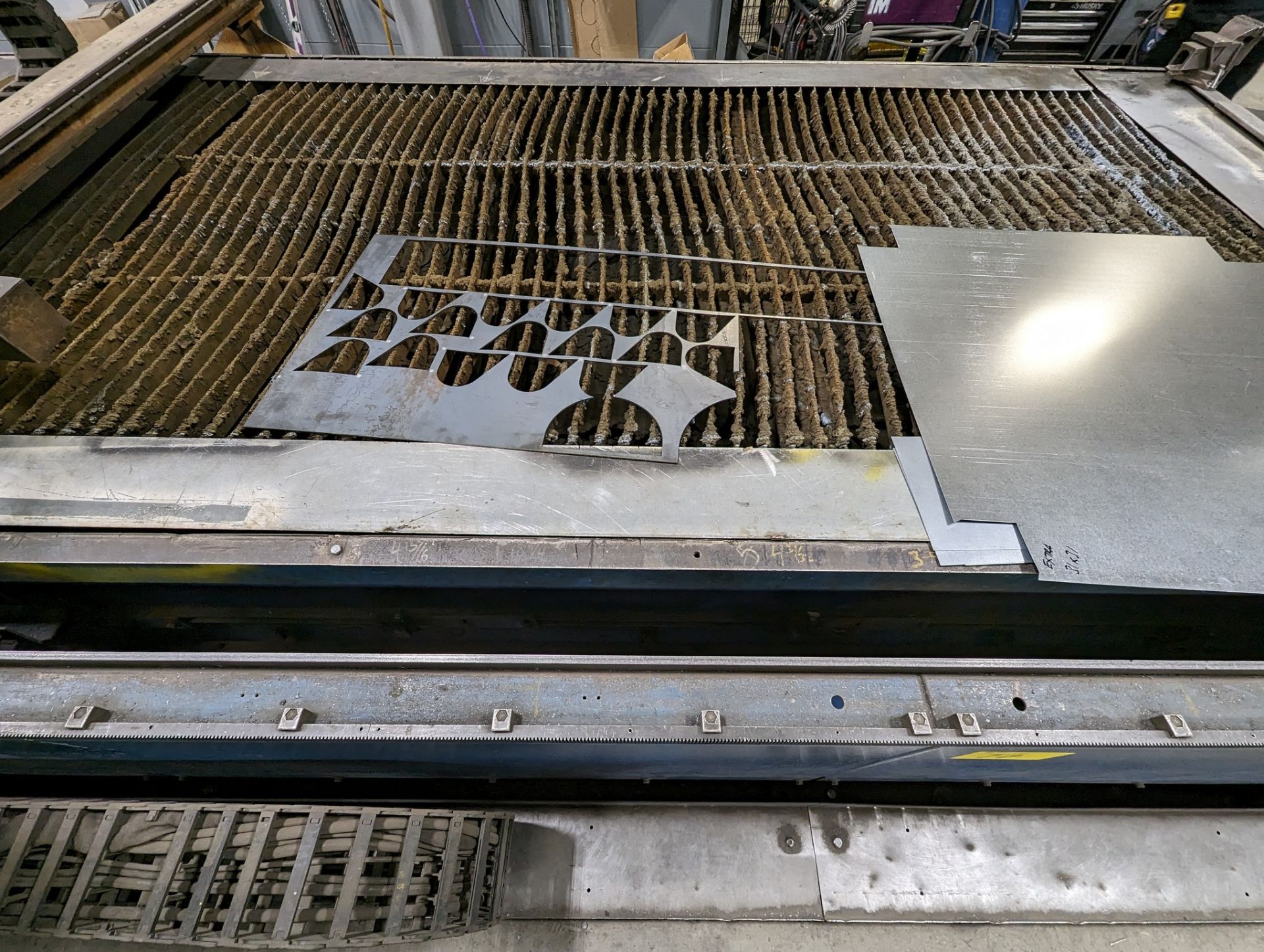 MESSER METALMASTER II CNC PLASMA CUTTING TABLE, 6’ X 20’ CAP., S/N MMII-98-3642, HYPERTHERM EDGE PRO - Image 6 of 30