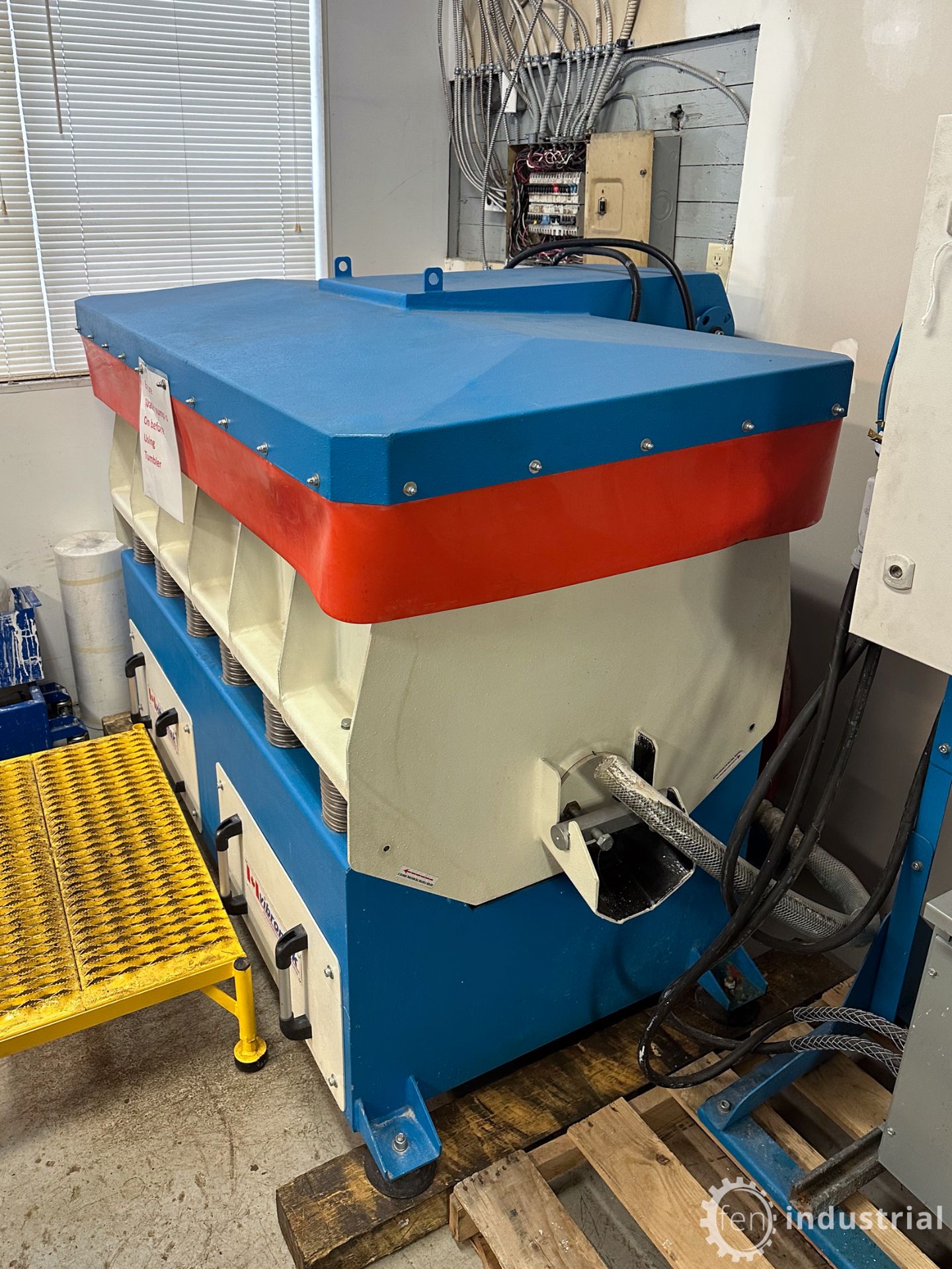 2018 VIBROMAK VKT 500 VIBRATORY FINISHING TUB, 500L CAP., S/N 810208560 W/ CONTROL PANEL, - Image 4 of 29