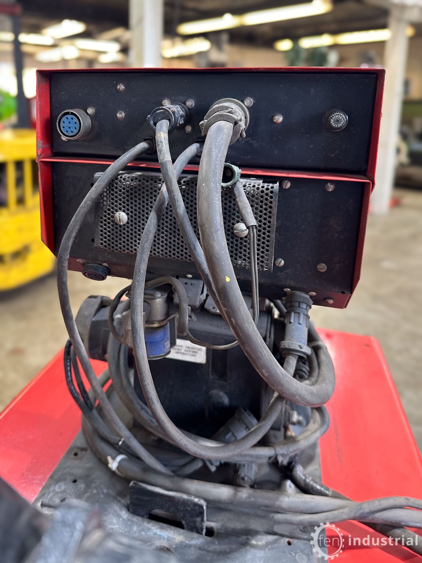 CANOX C-450 PS WELDER W/ WIRE FEEDER (LOCATED IN BRANTFORD, ONTARIO) - Image 10 of 10